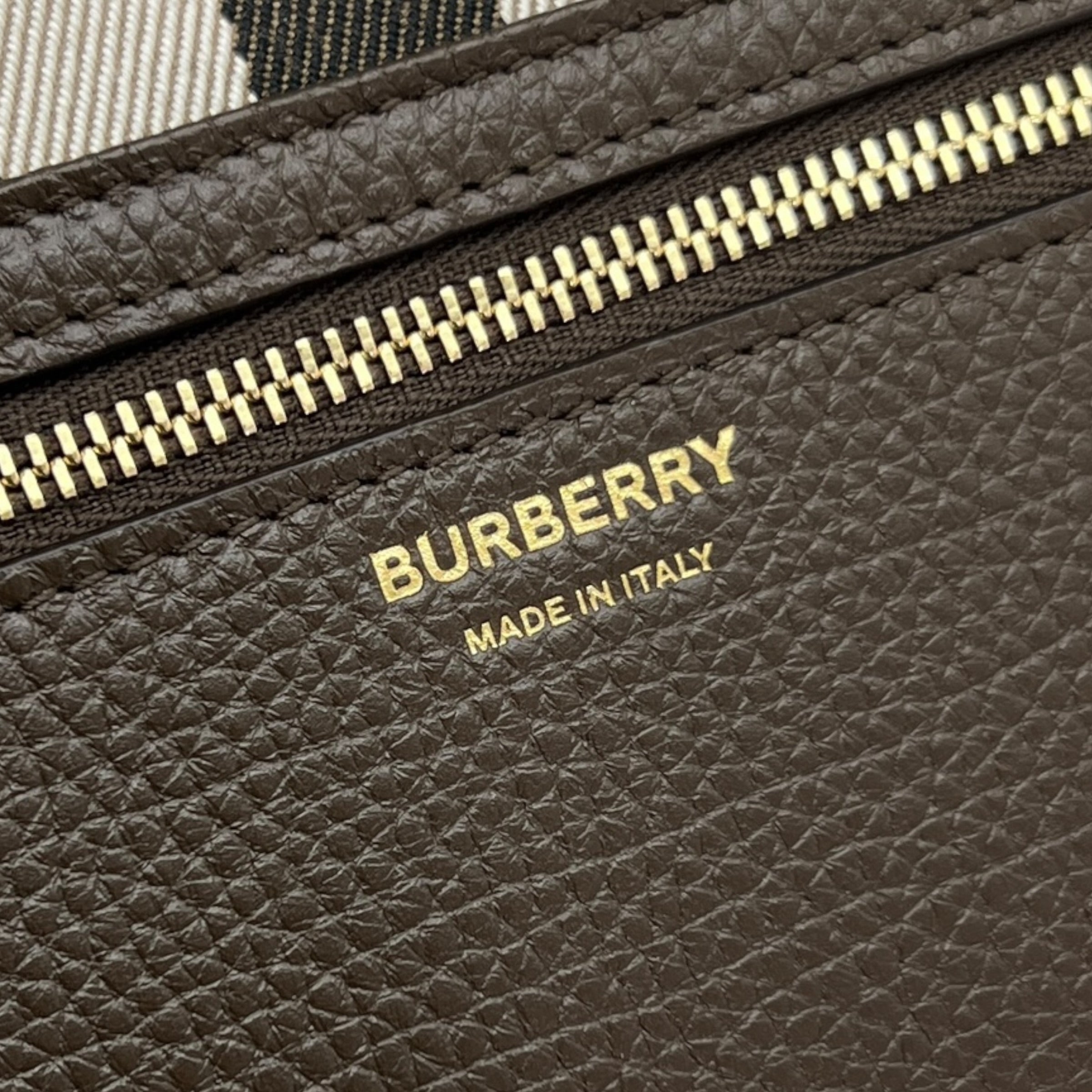 Portafoglio lungo in pelle