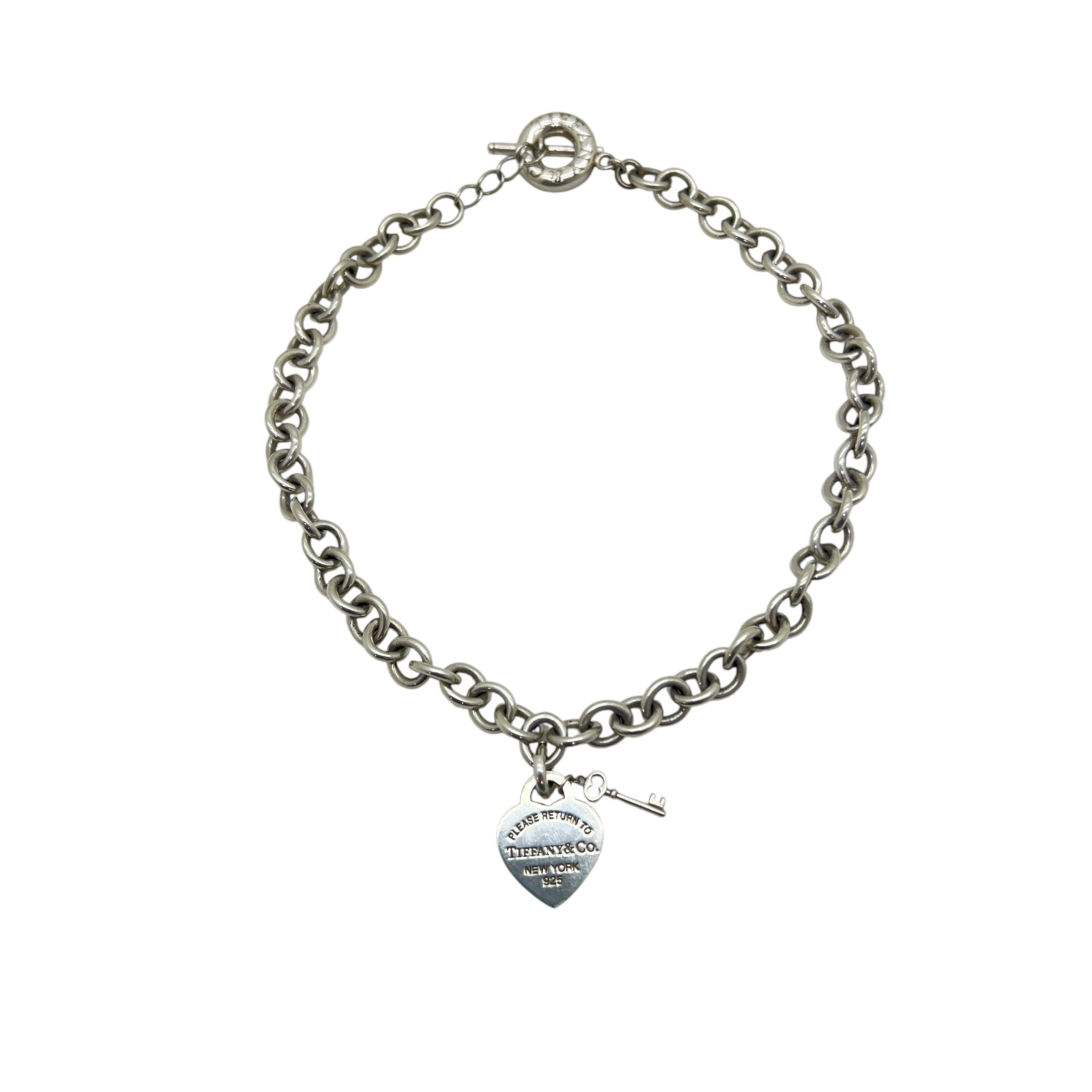 Girocollo con chiusura Toggle e pendenti