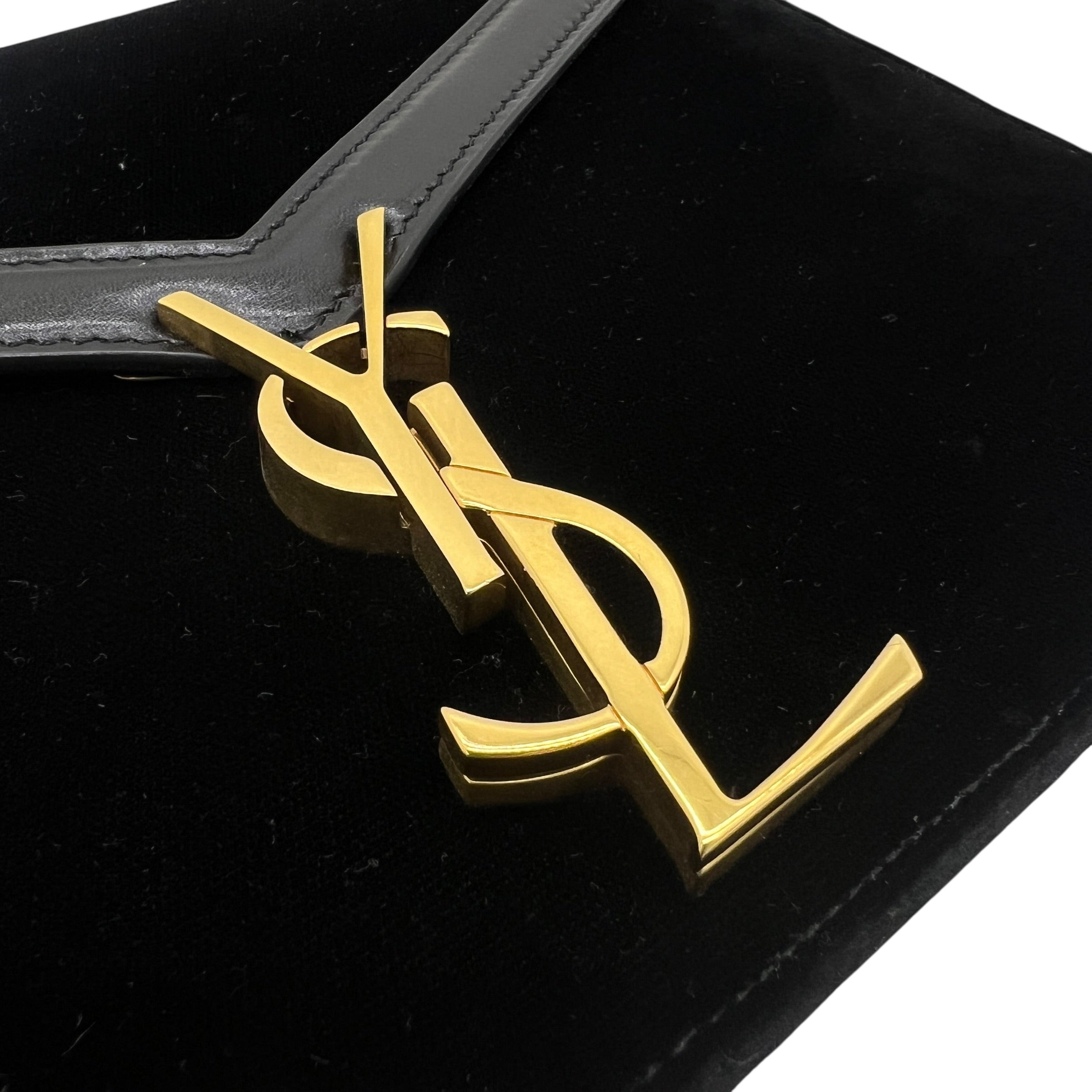 Cassandra a tracolla in velluto