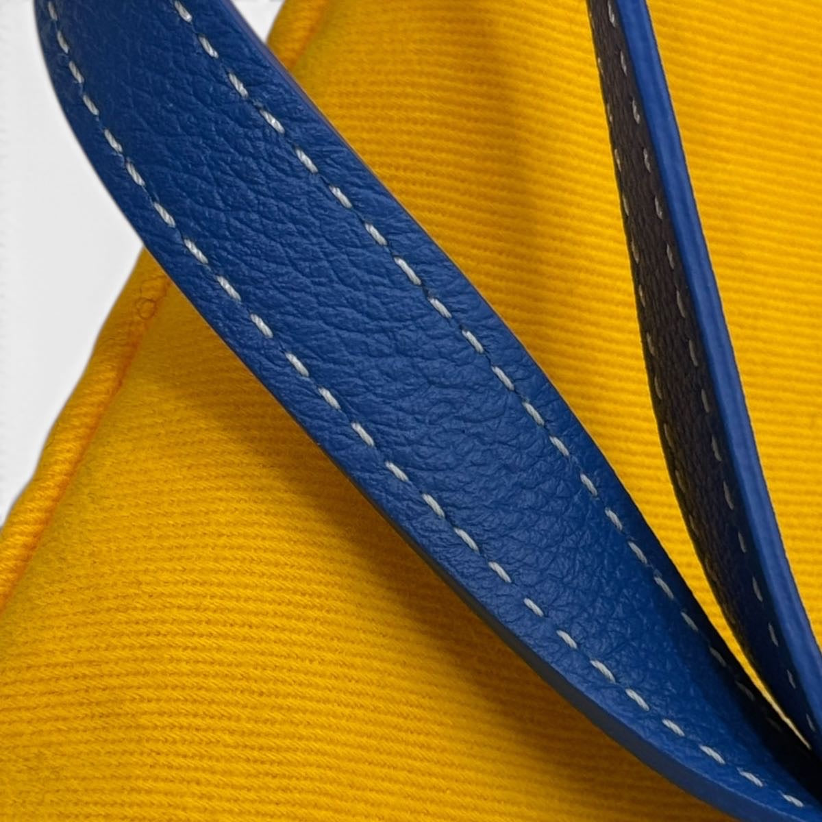 Conti Pouch