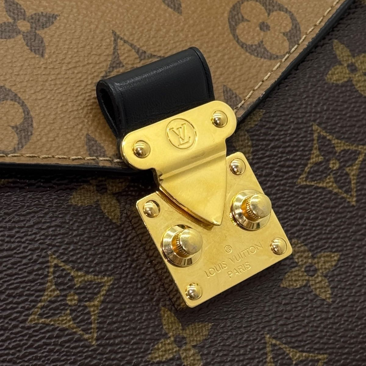 Pochette Métis Monogram Reverse