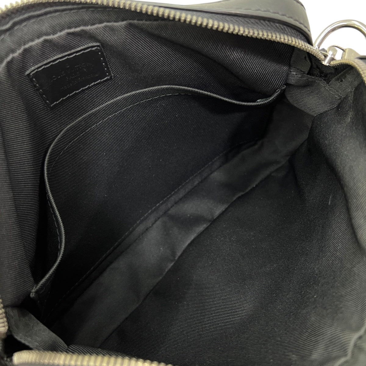 LOUIS VUITTON TRIO MESSENGER