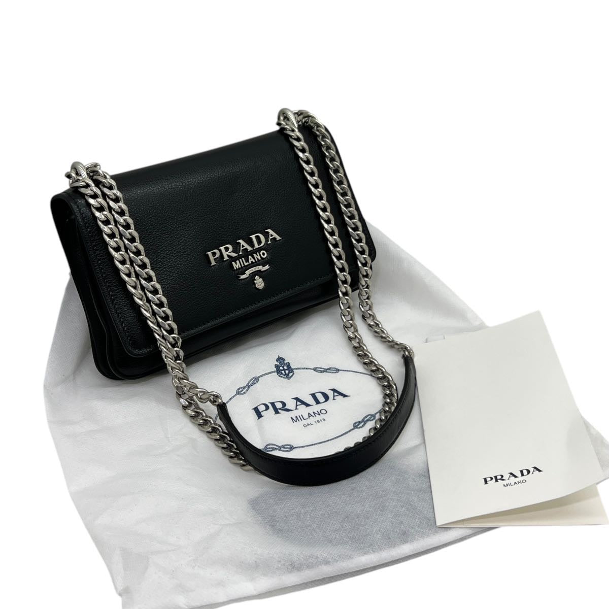 PRADA BORSA IN PELLE CON CATENA