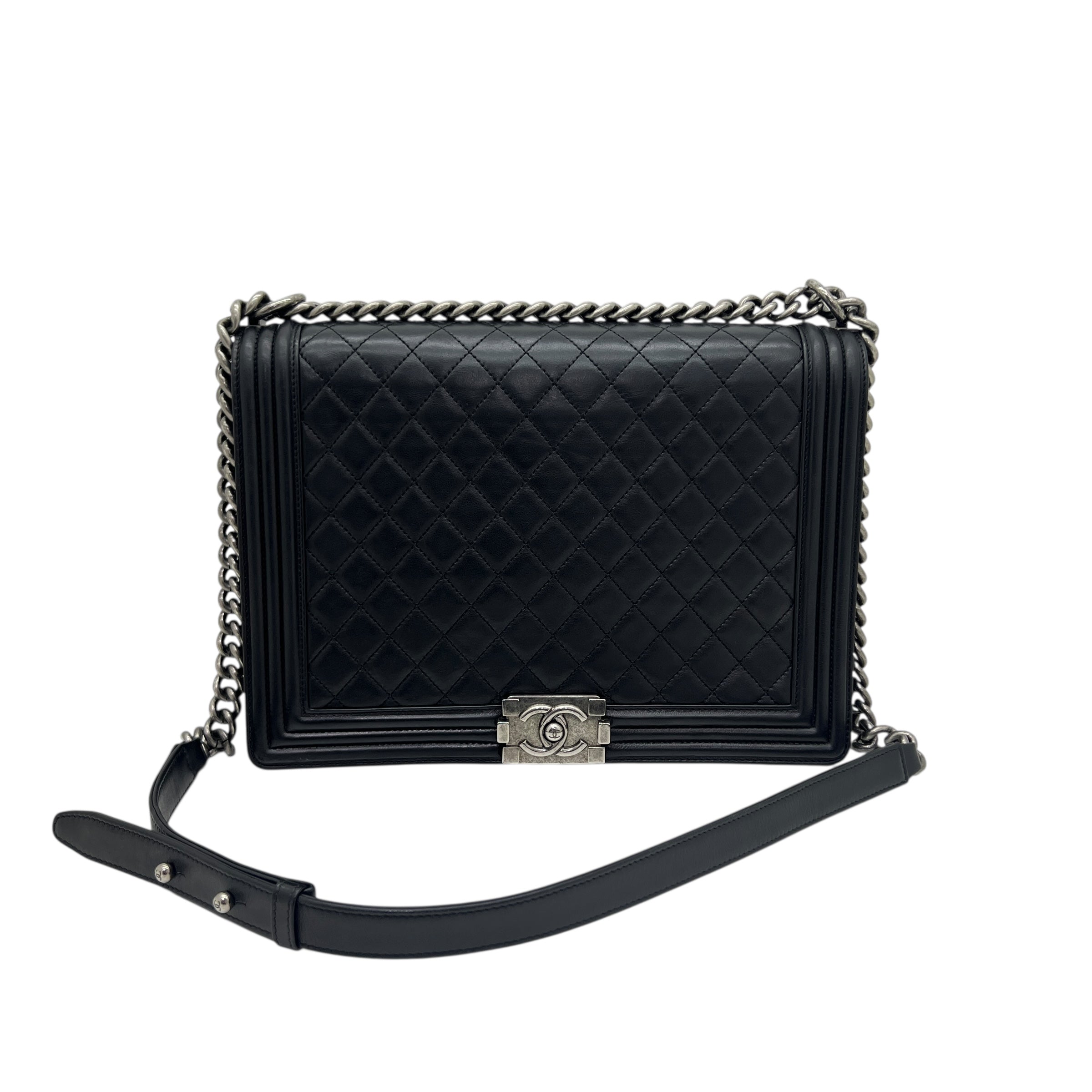 Boy Large in agnello