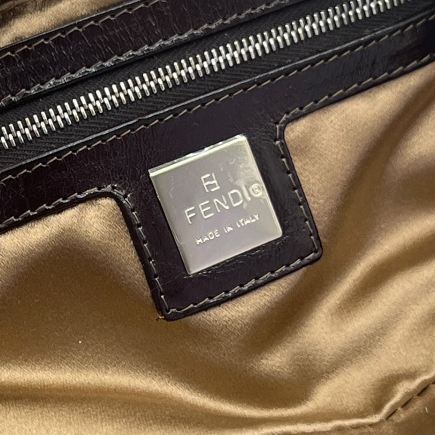 FENDI BAGUETTE IN CASHMERE