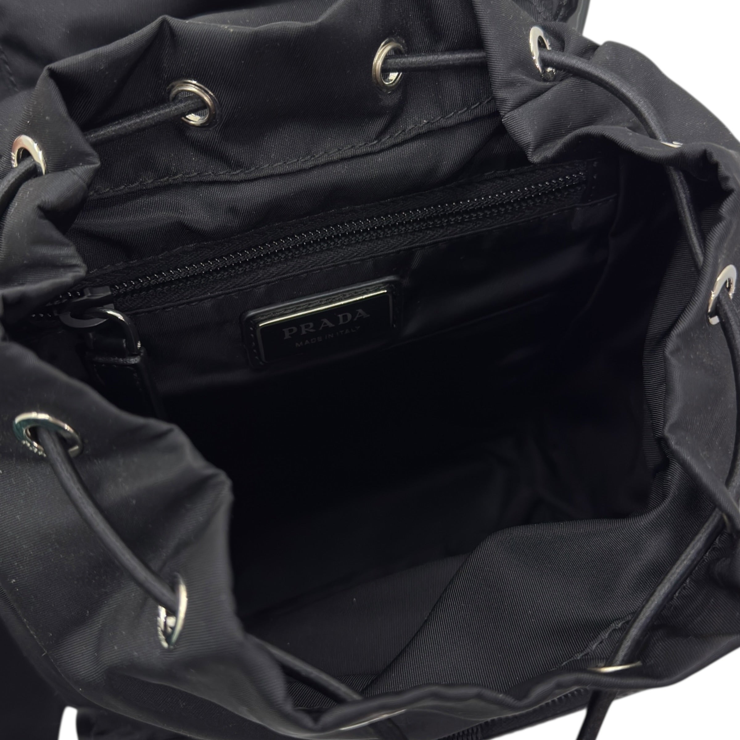 Zaino monospalla in Re-Nylon e pelle spazzolata