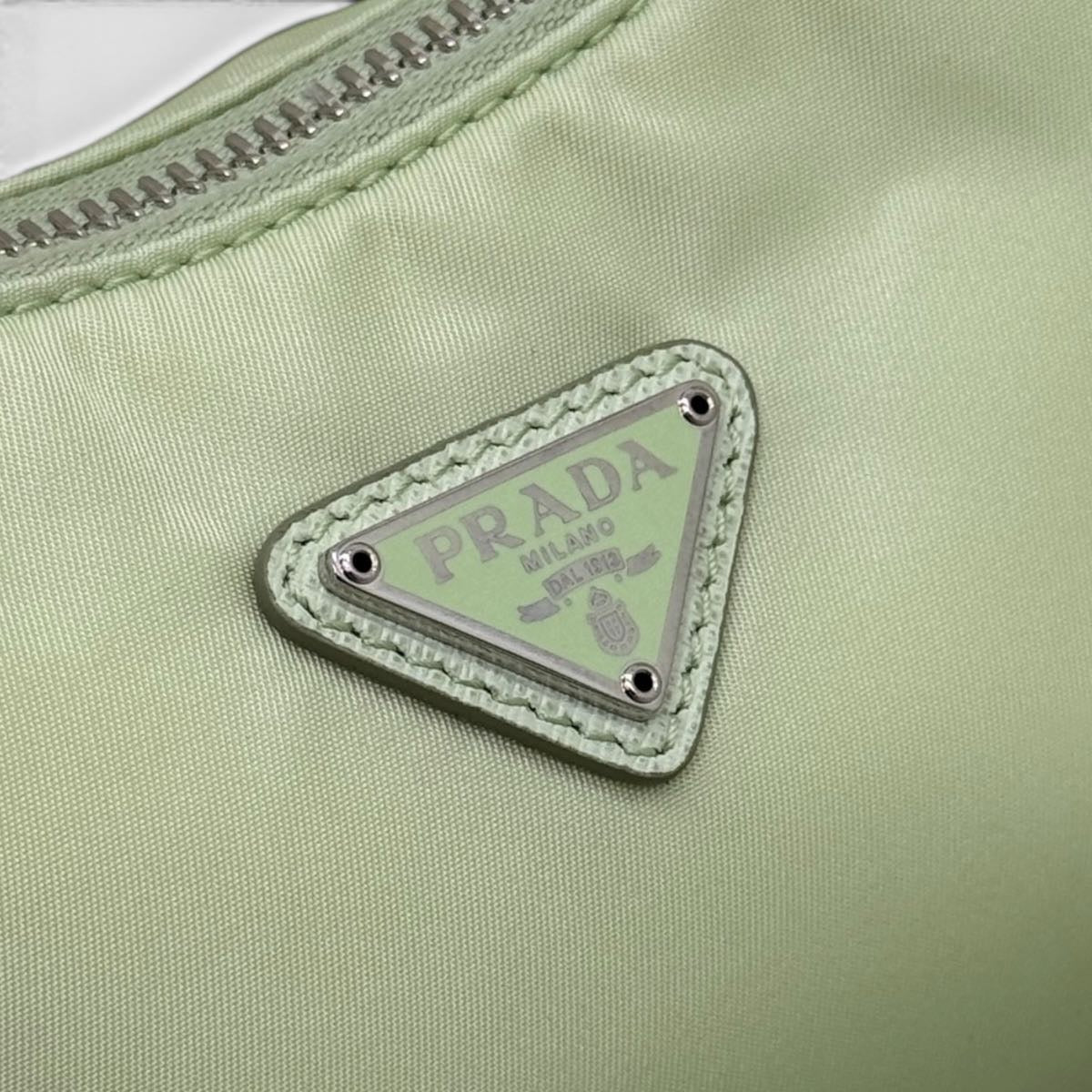 Borsa Re-Edition 2005 in Re-Nylon e Saffiano