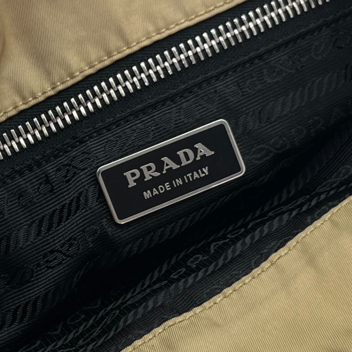 PRADA BORSA A SPALLA VINTAGE IN NYLON TRAPUNTATO