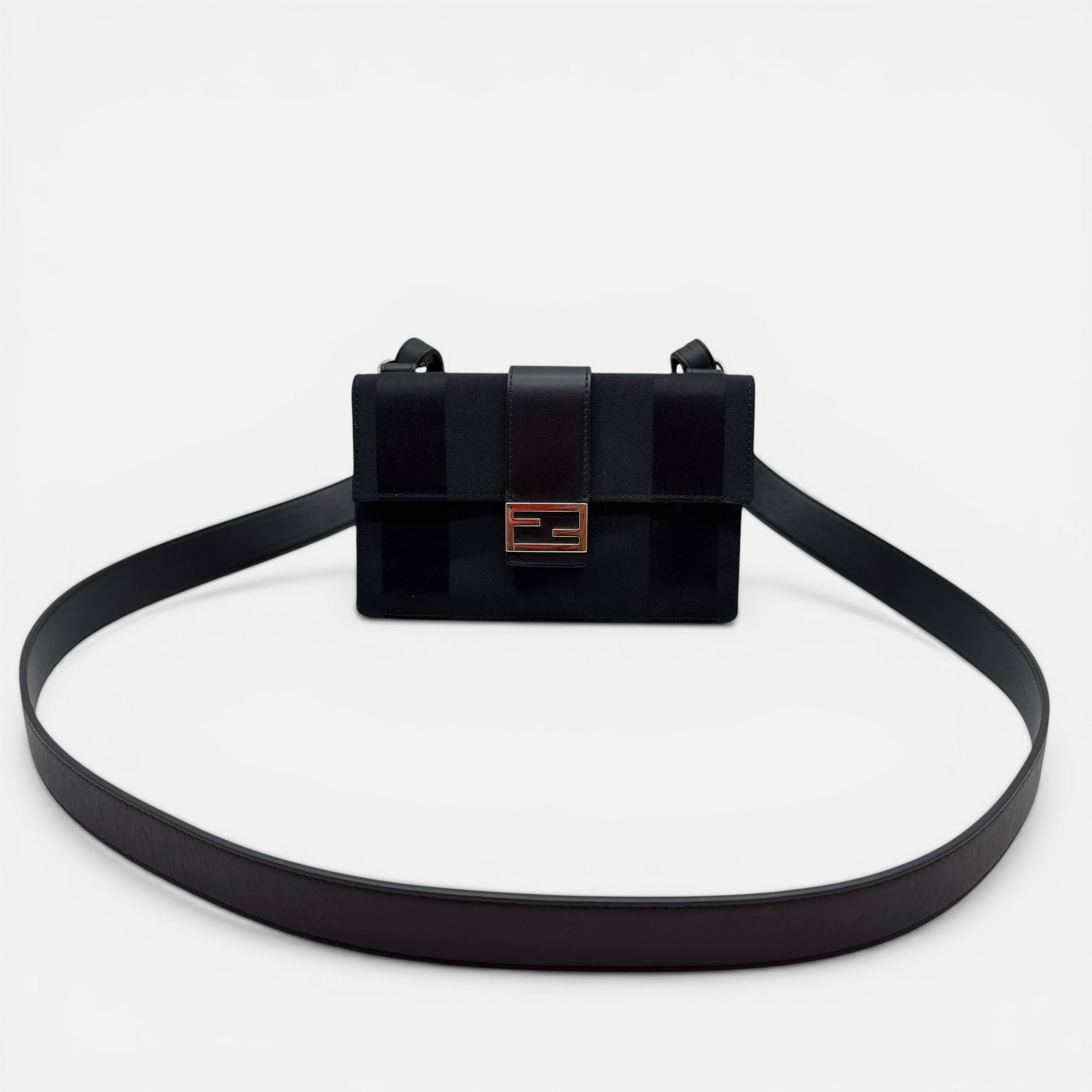 Baguette portafoglio con tracolla