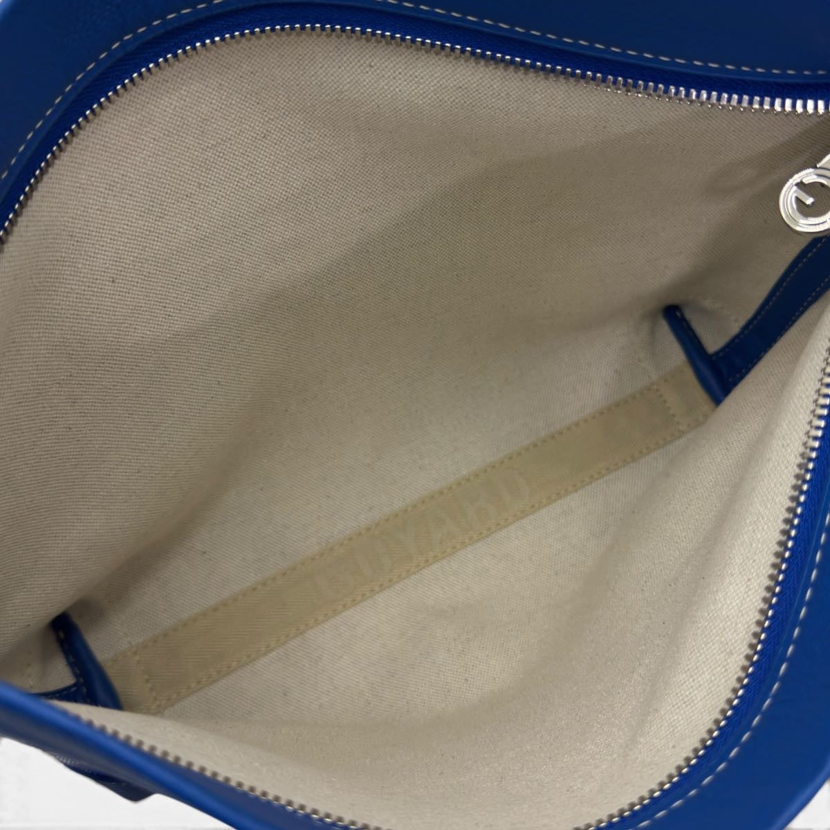 Conti Pouch