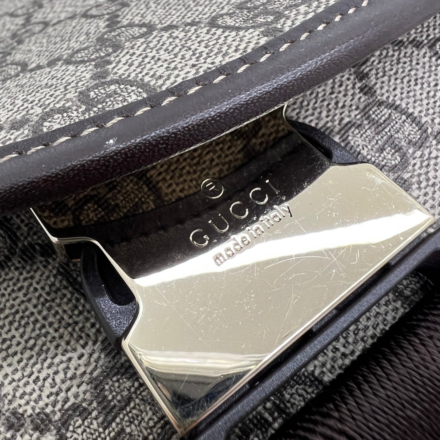 GUCCI BORSA MESSENGER GG SUPREME