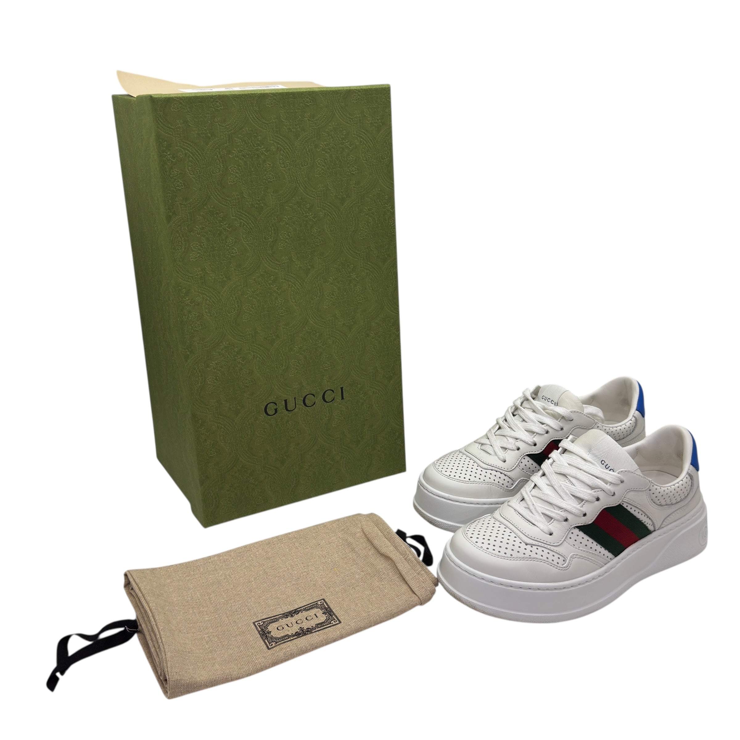 Sneakers con suola oversize taglia 36