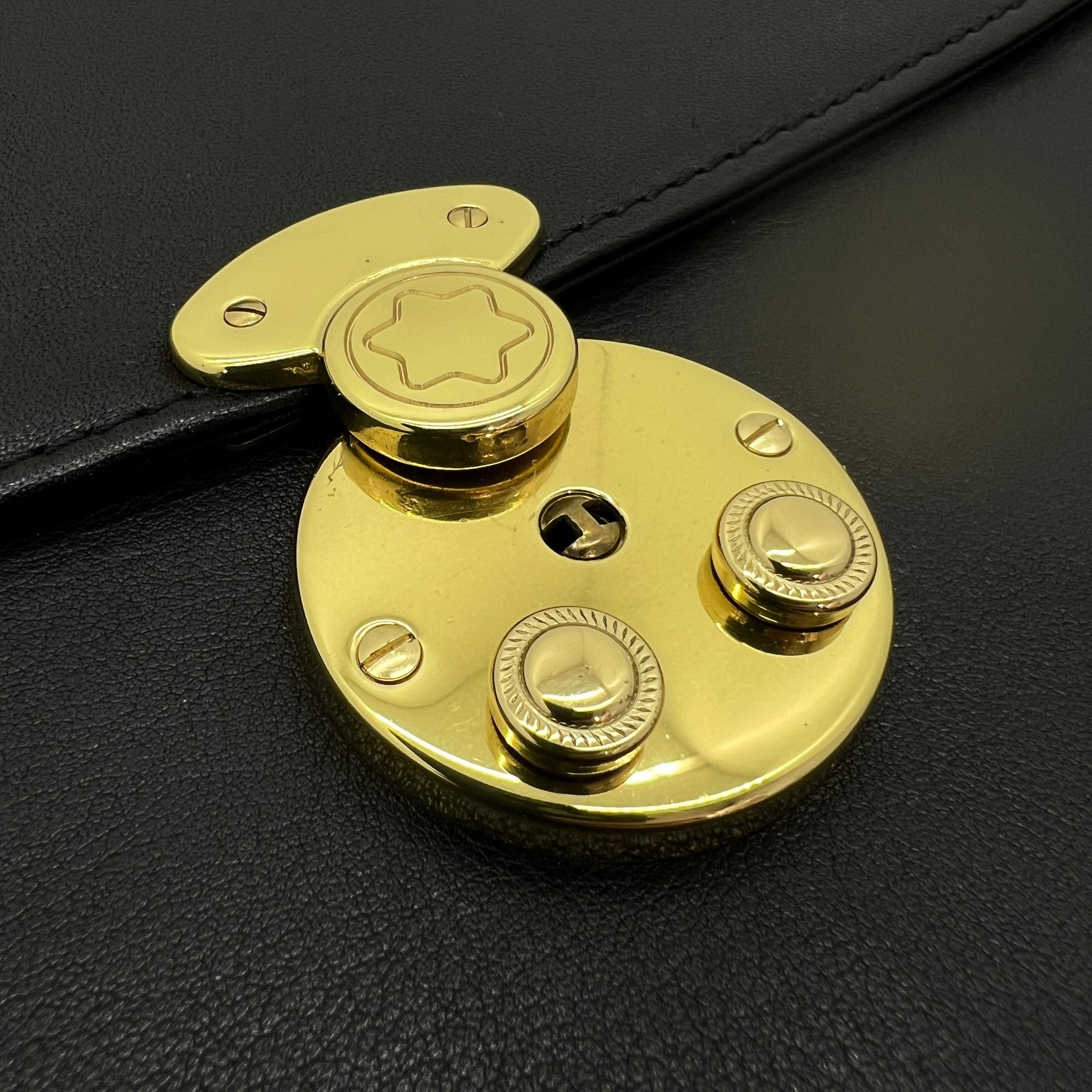 Portadocumenti e laptop in pelle