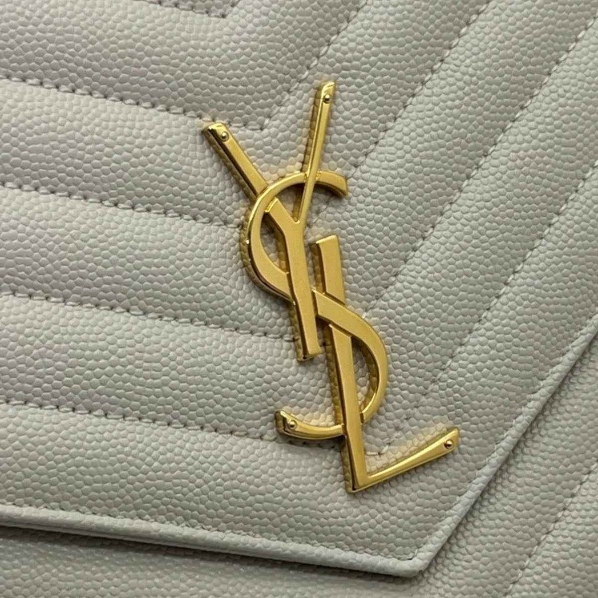 SAINT LAURENT CASSANDRE MATELASSÉ FLAP POUCH IN PELLE GOFFRATA GRAIN DE POUDRE TRAPUNTATA