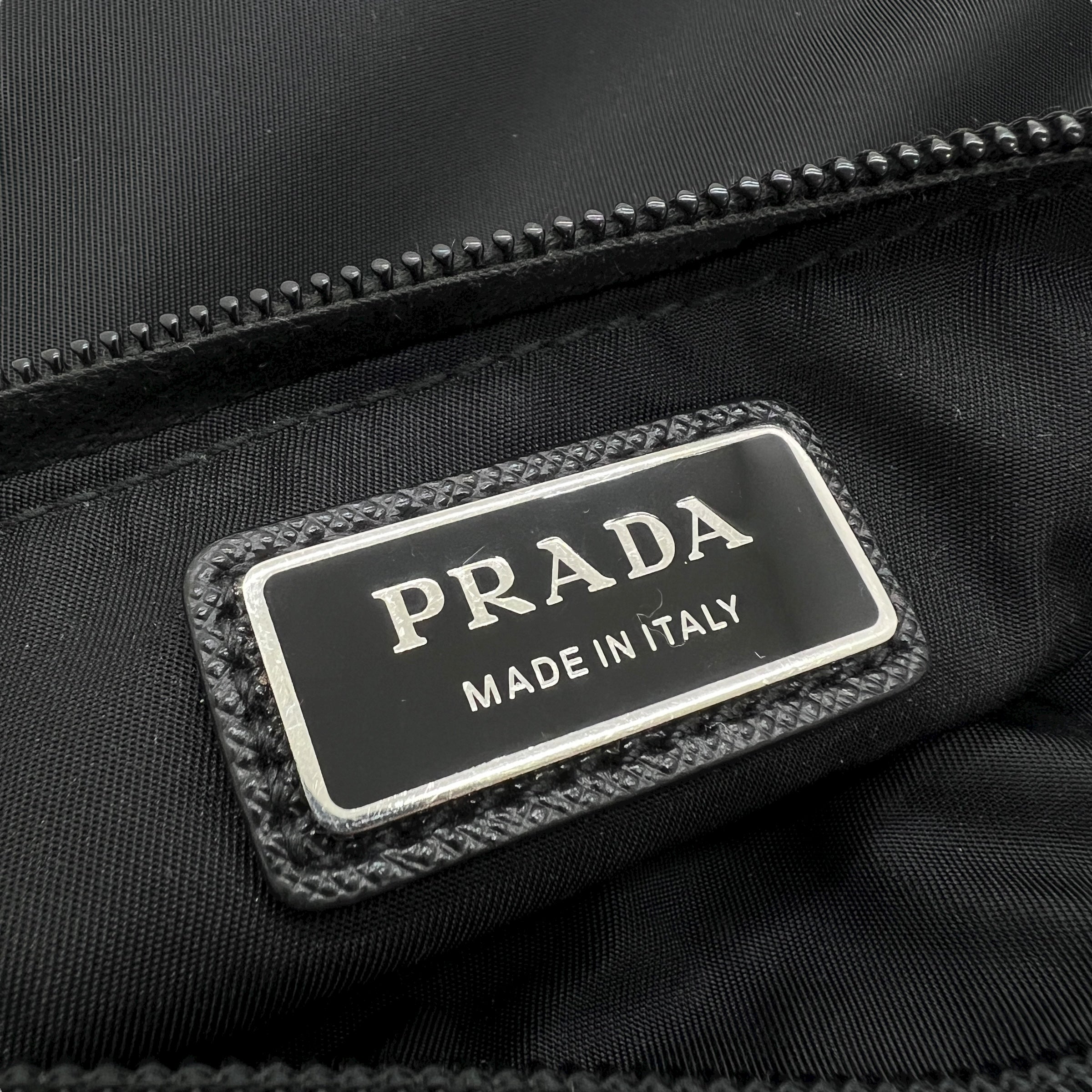 Borsa con tracolla in Re-Nylon e Saffiano