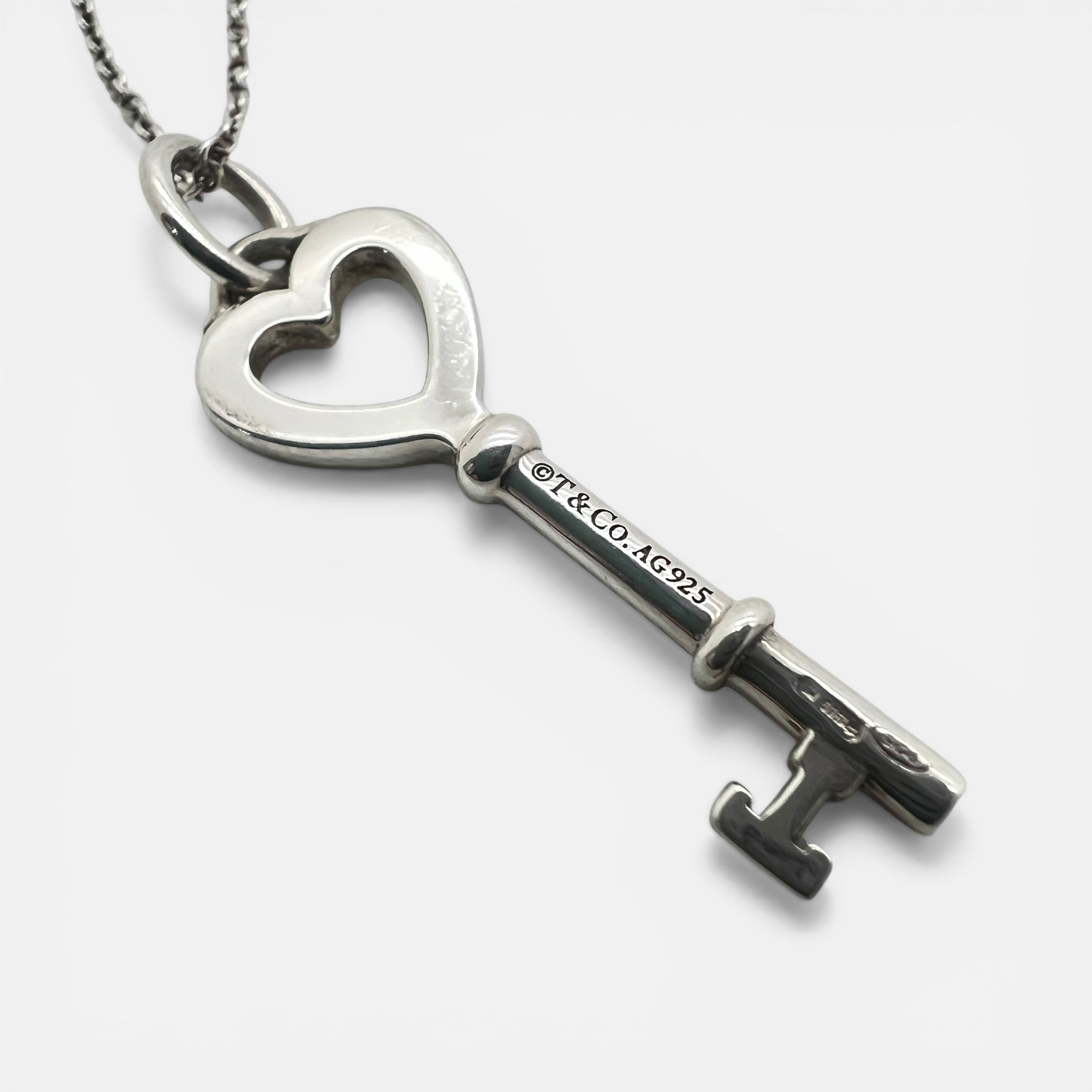 Chiave pendente con catena