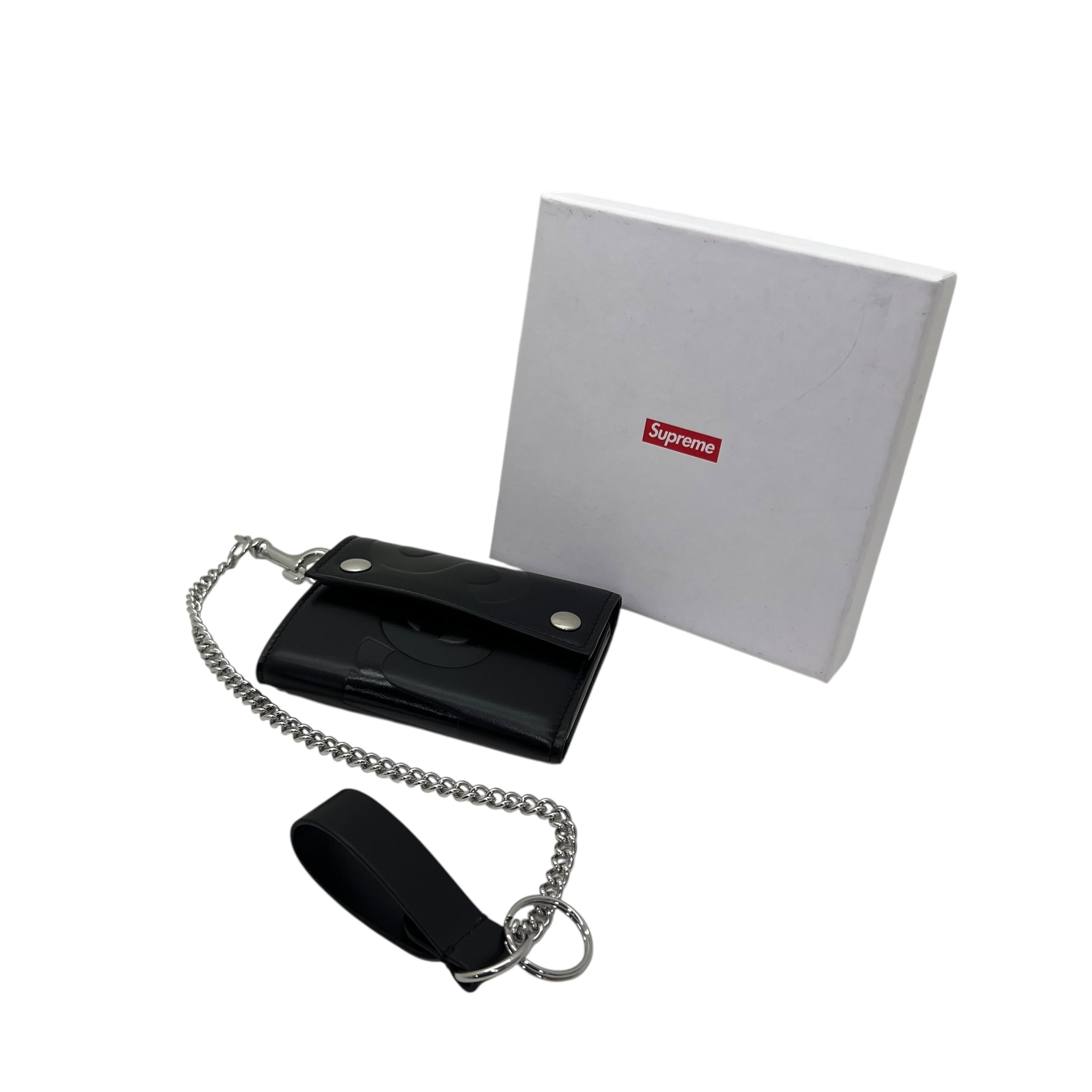 Portafoglio in pelle con catena