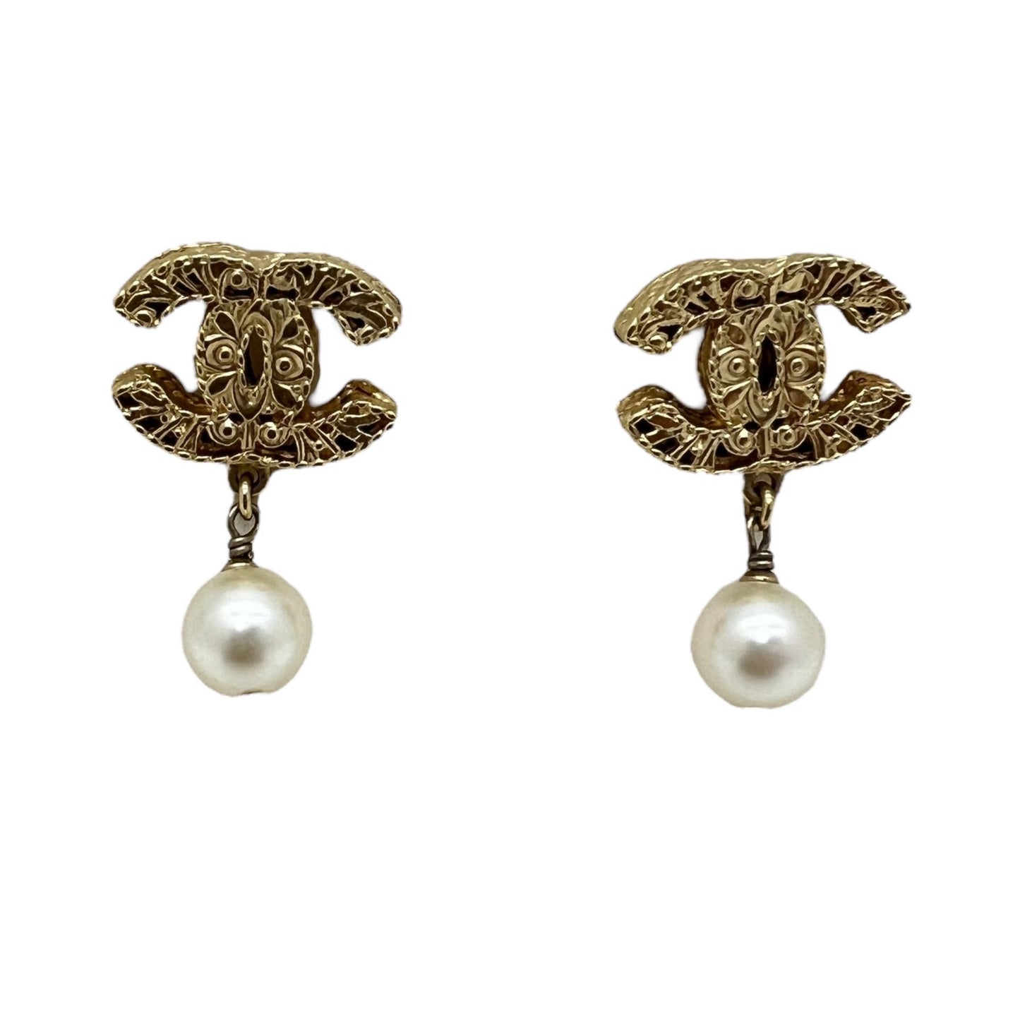 CHANEL PEARL EARRINGS