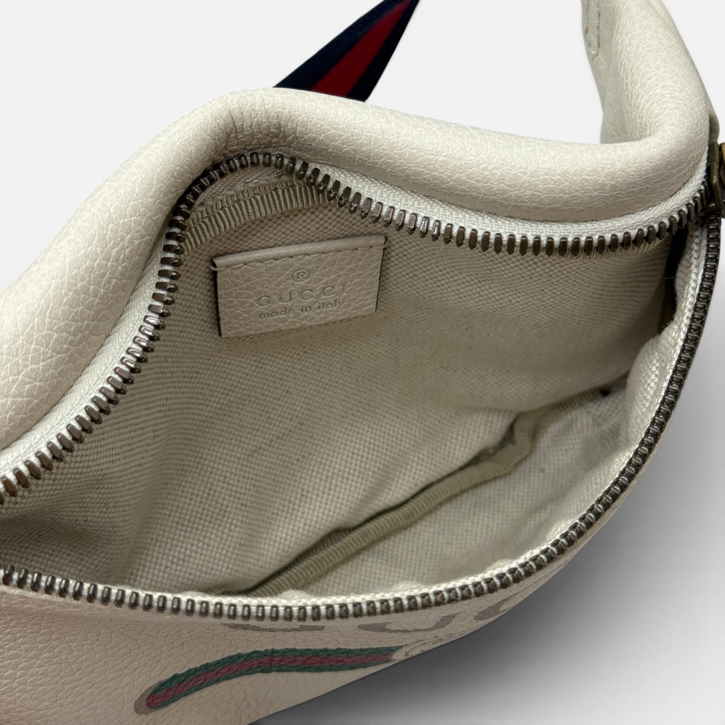 Marsupio in pelle bianca con logo vintage