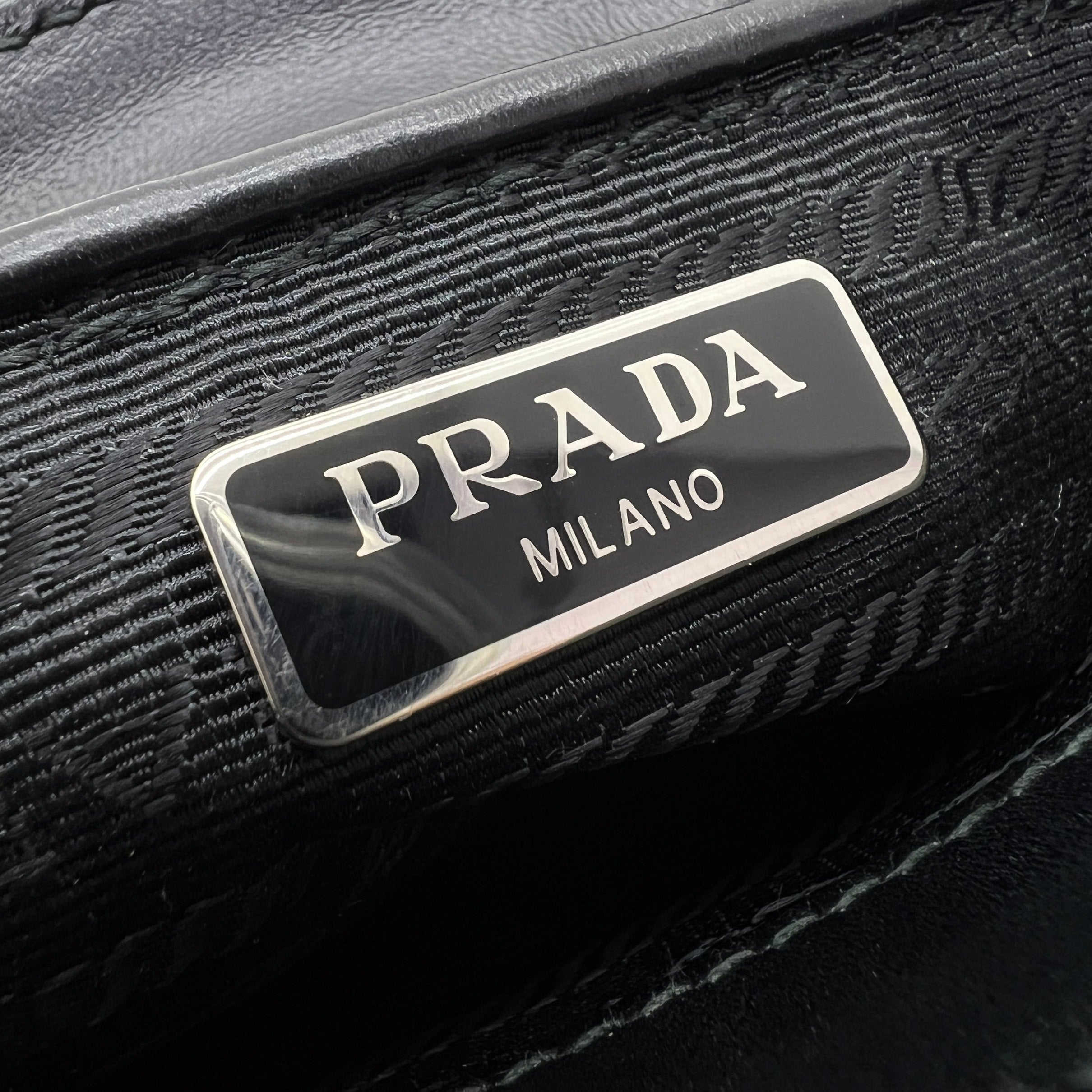 PRADA PATTINA MINI BORSA A TRACOLLA IN SAFFIANO