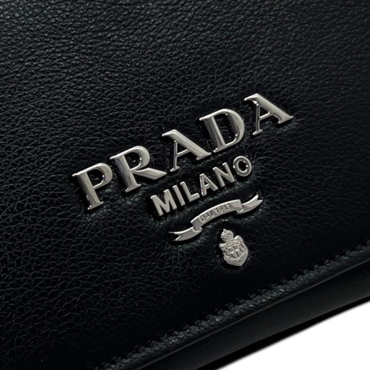 PRADA BORSA IN PELLE CON CATENA