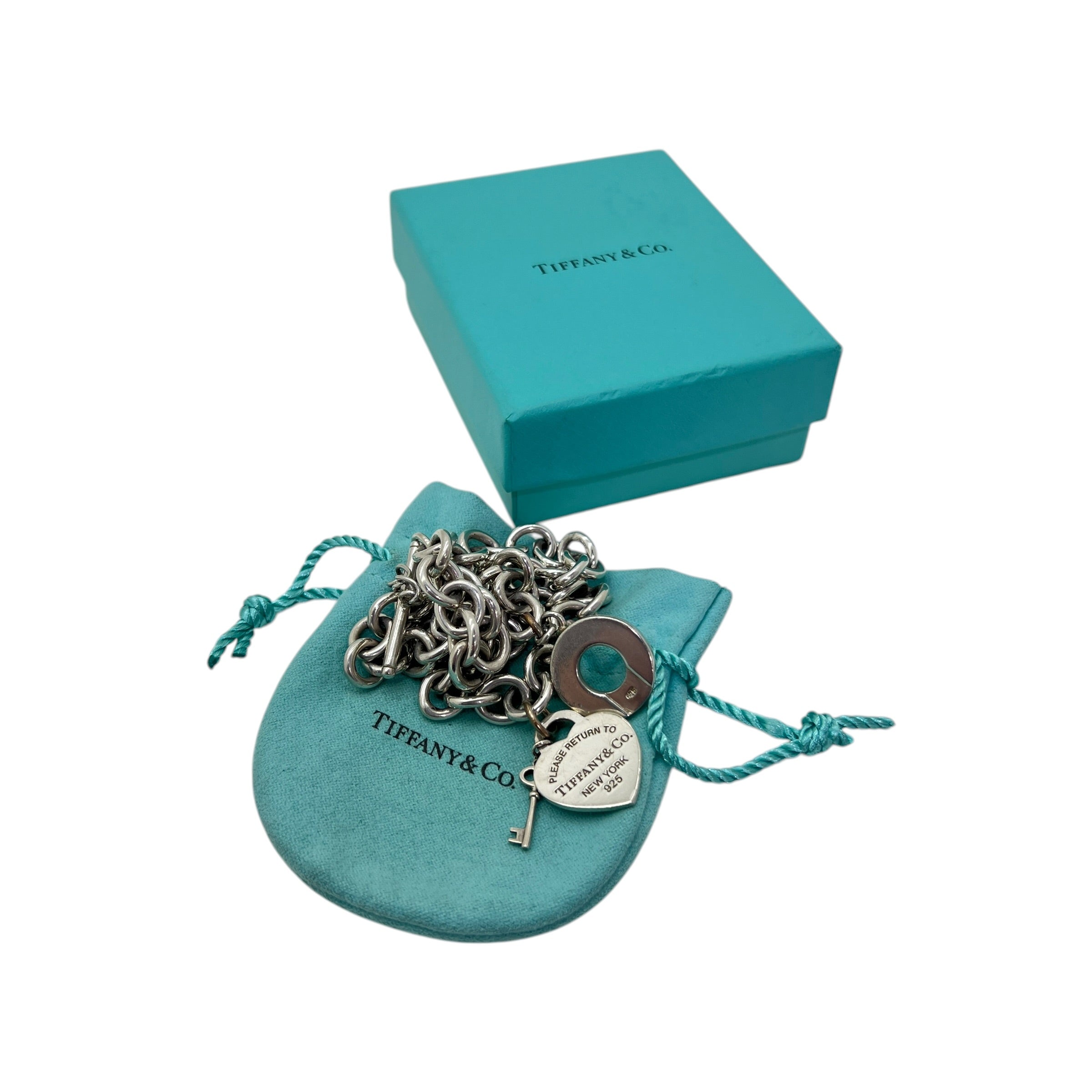 Girocollo con chiusura Toggle e pendenti