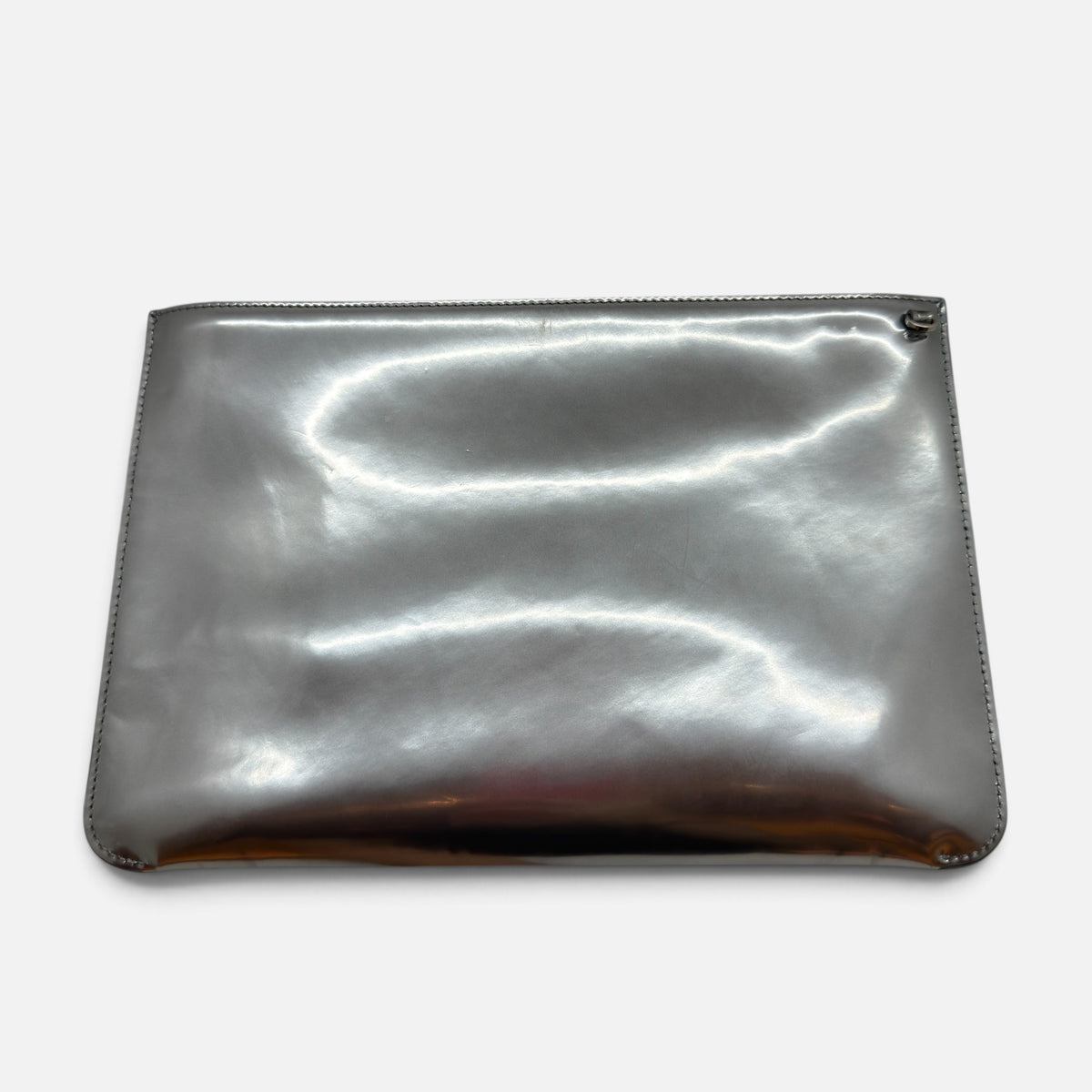 Pochette a tracolla in pelle con borchie