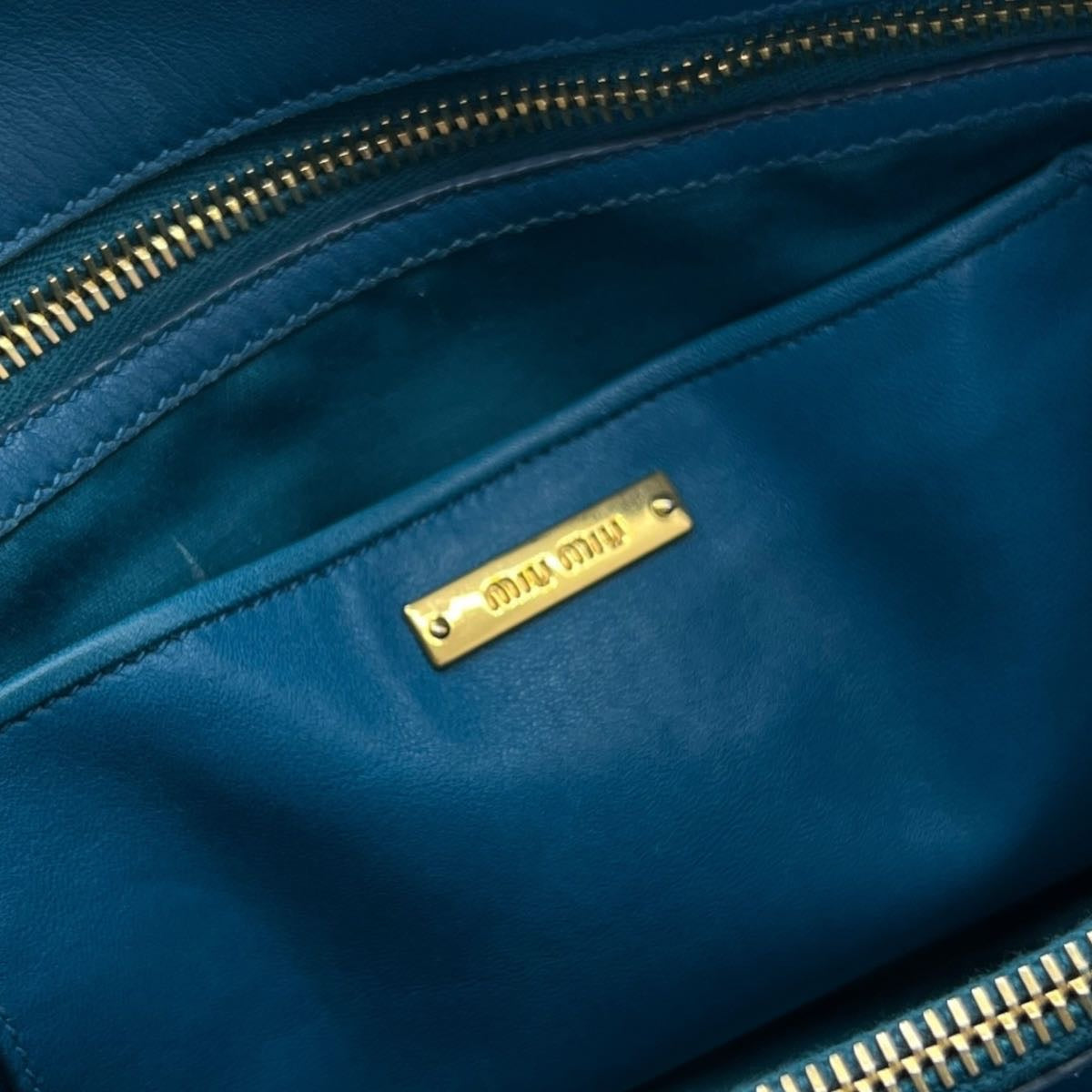 MIU MIU BORSA A TRACOLLA IN NAPPA GOFFRATA