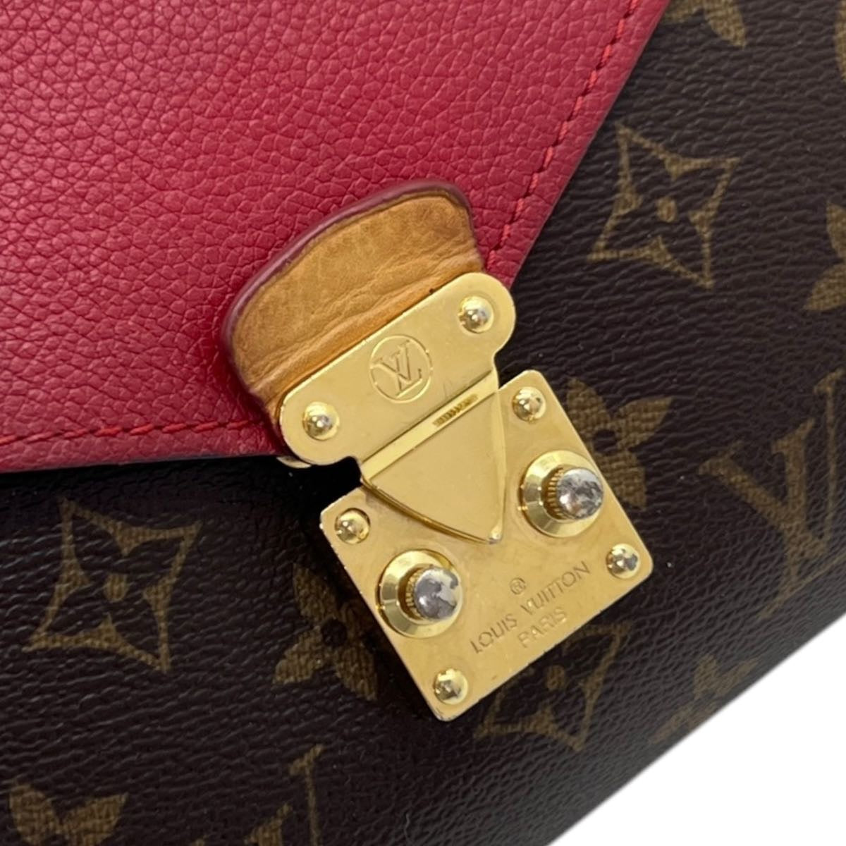 LOUIS VUITTON PALLAS CON CATENA