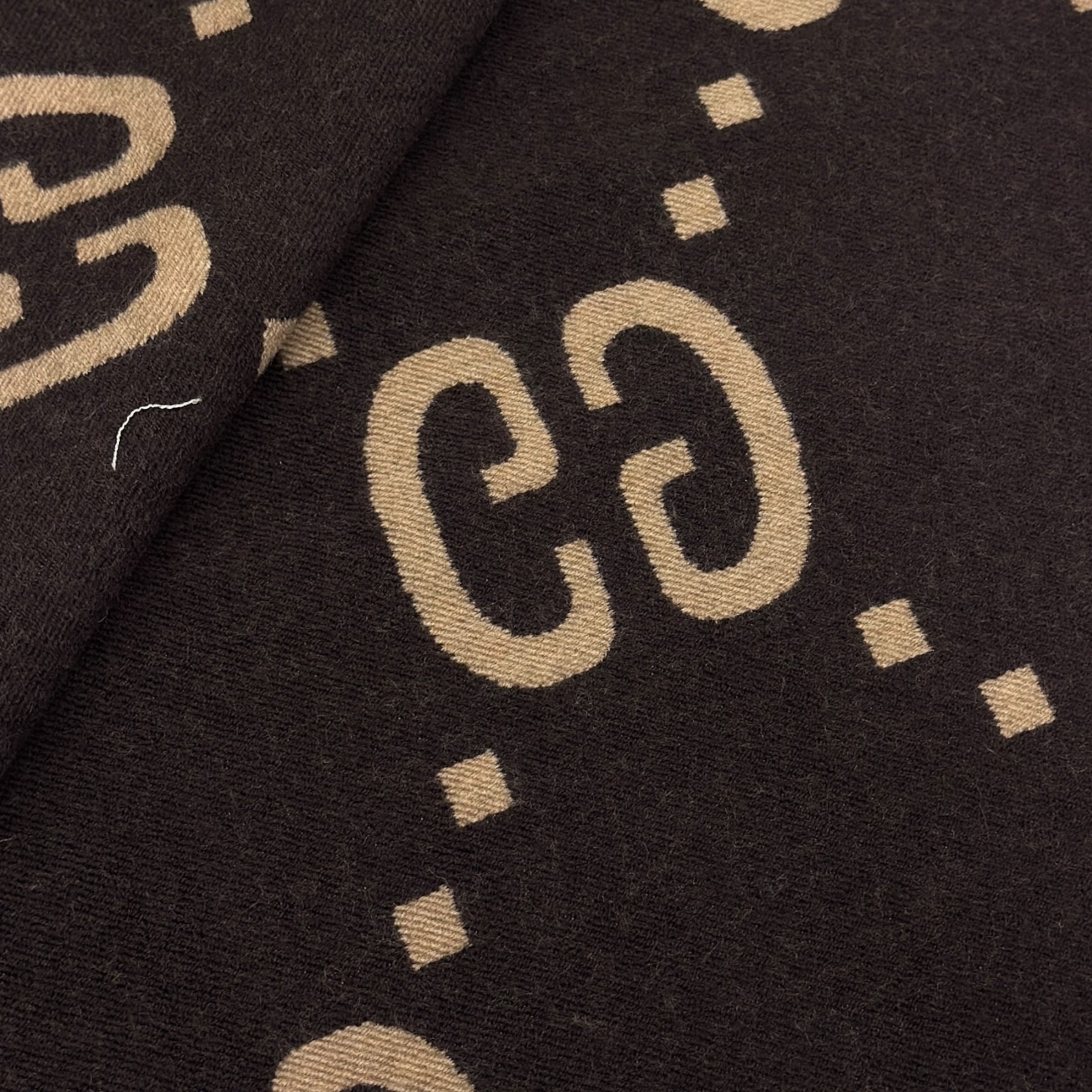 Sciarpa in lana e seta con motivo GG jacquard