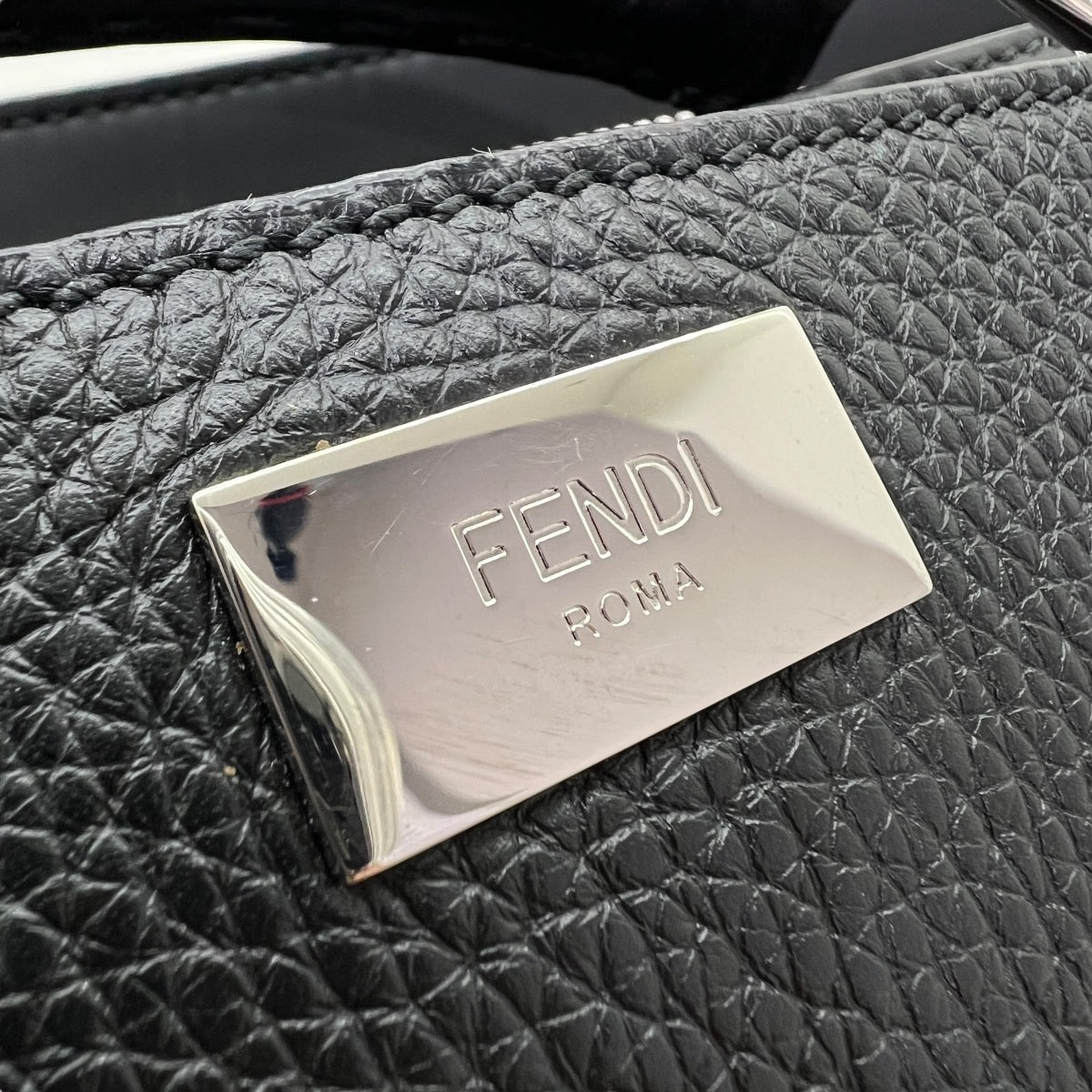 FENDI PEEKABOO SELLERIA TRACOLLA GRANDE UOMO IN PELLE