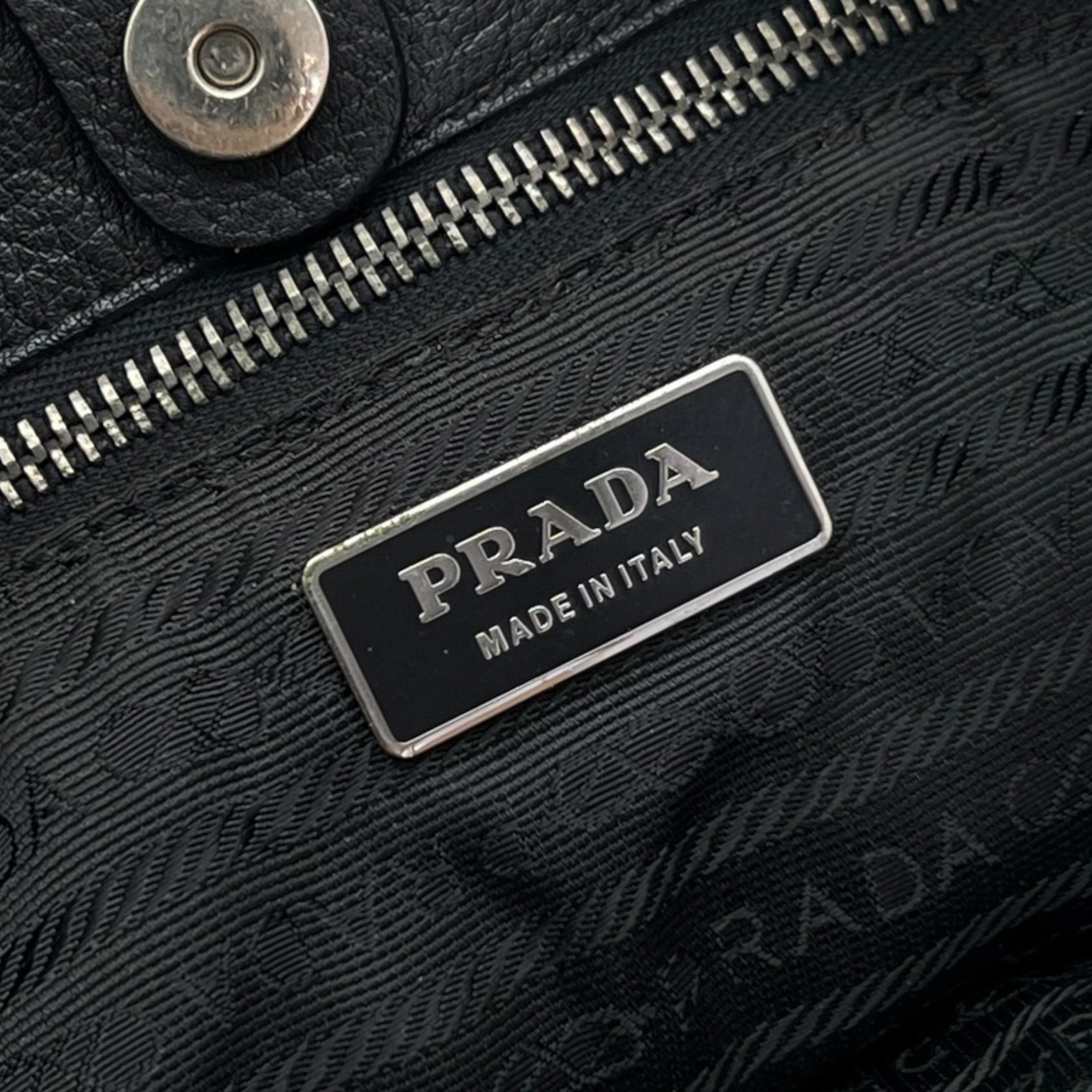 PRADA BORSA SHOPPING IN PELLE