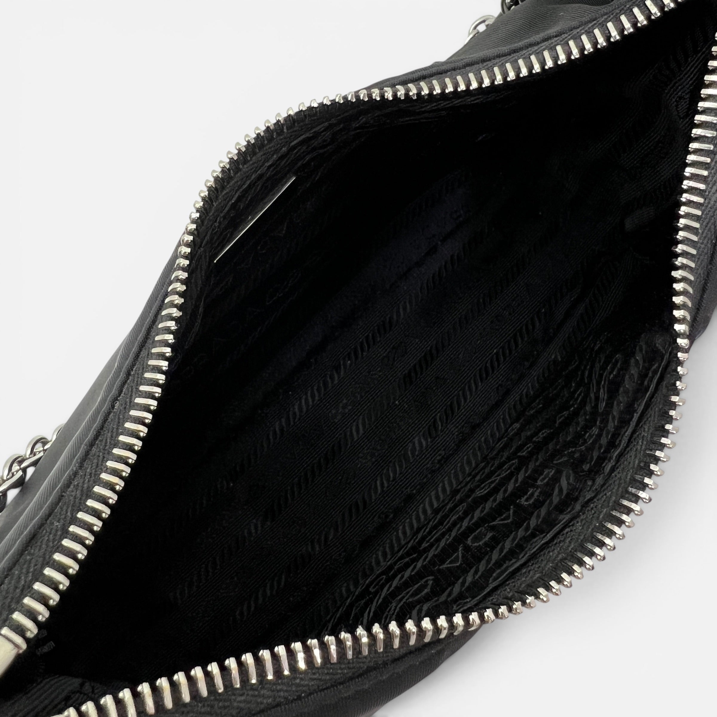 Borsa Re-Edition 2005 in Re-Nylon e Saffiano
