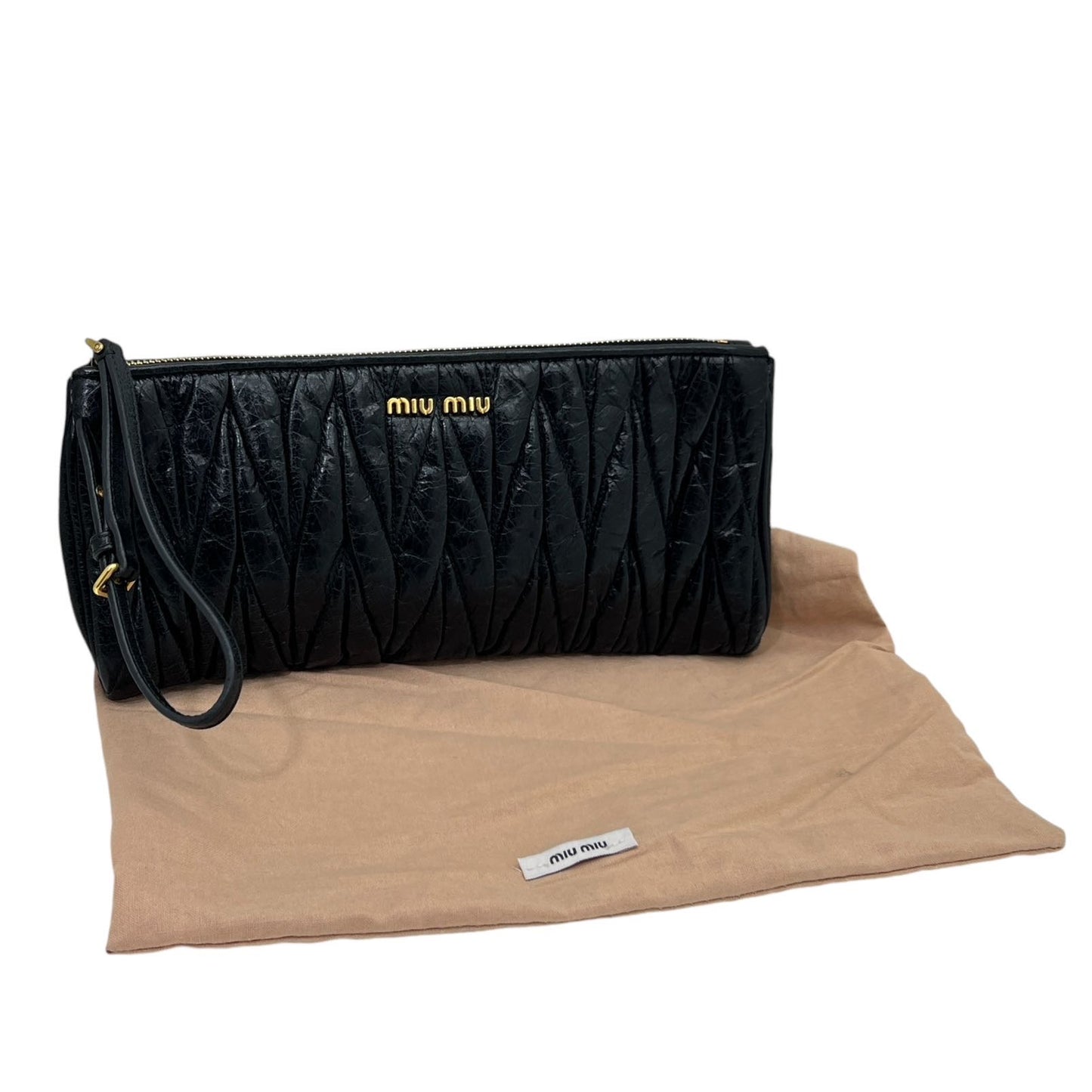 MIU MIU POCHETTE IN PELLE GOFFRATA NERA