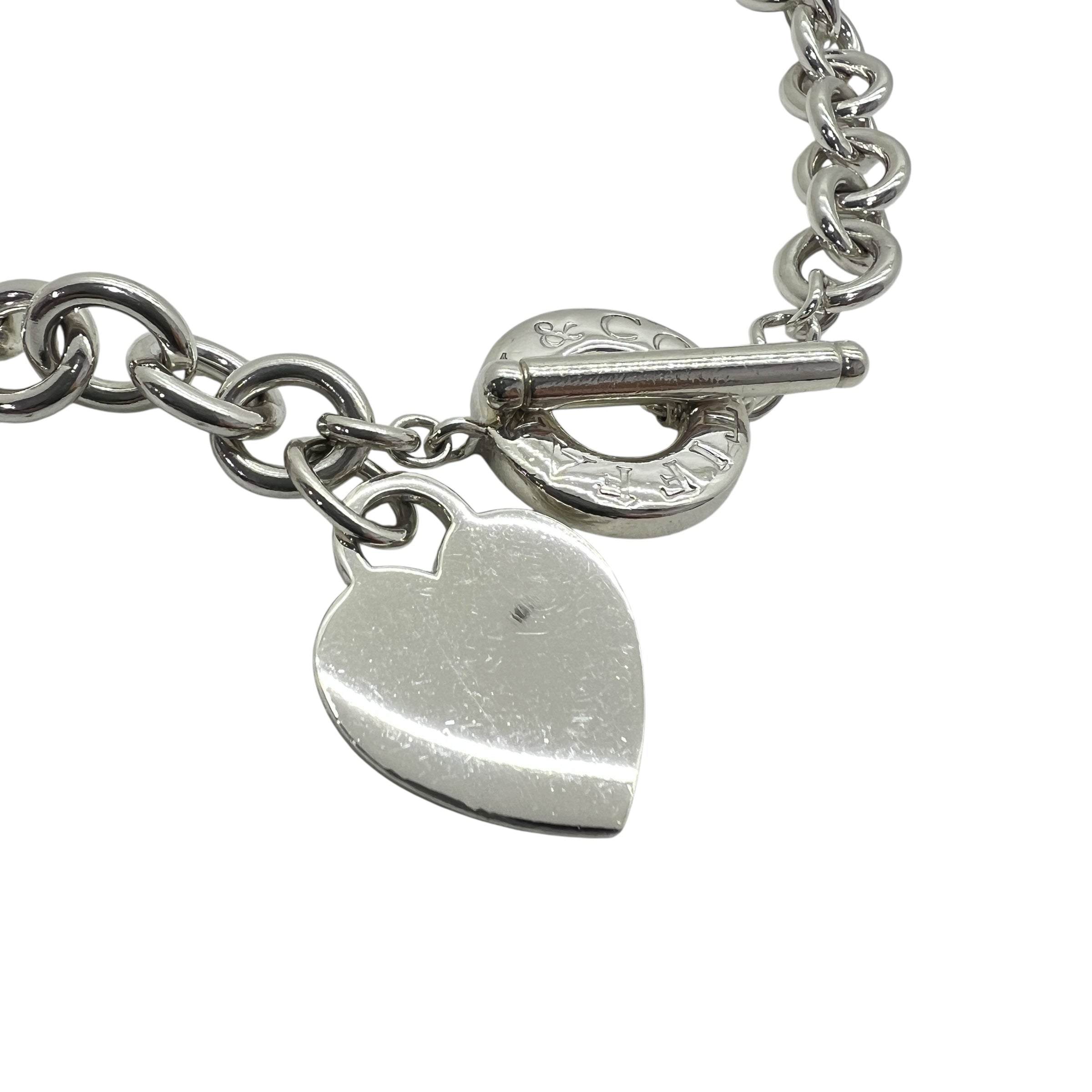 Girocollo con chiusura Toggle