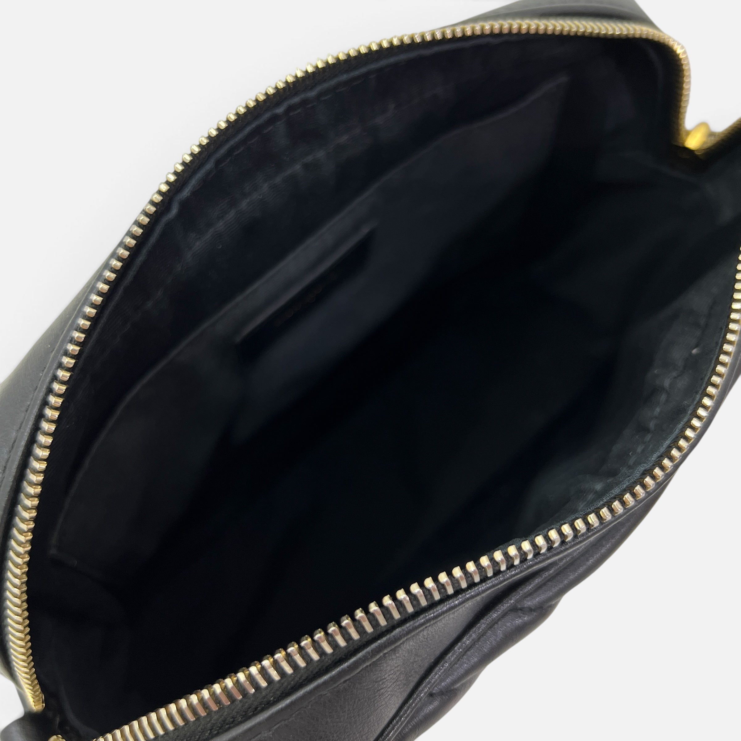 Camera bag Lou trapuntata a tracolla con nappina