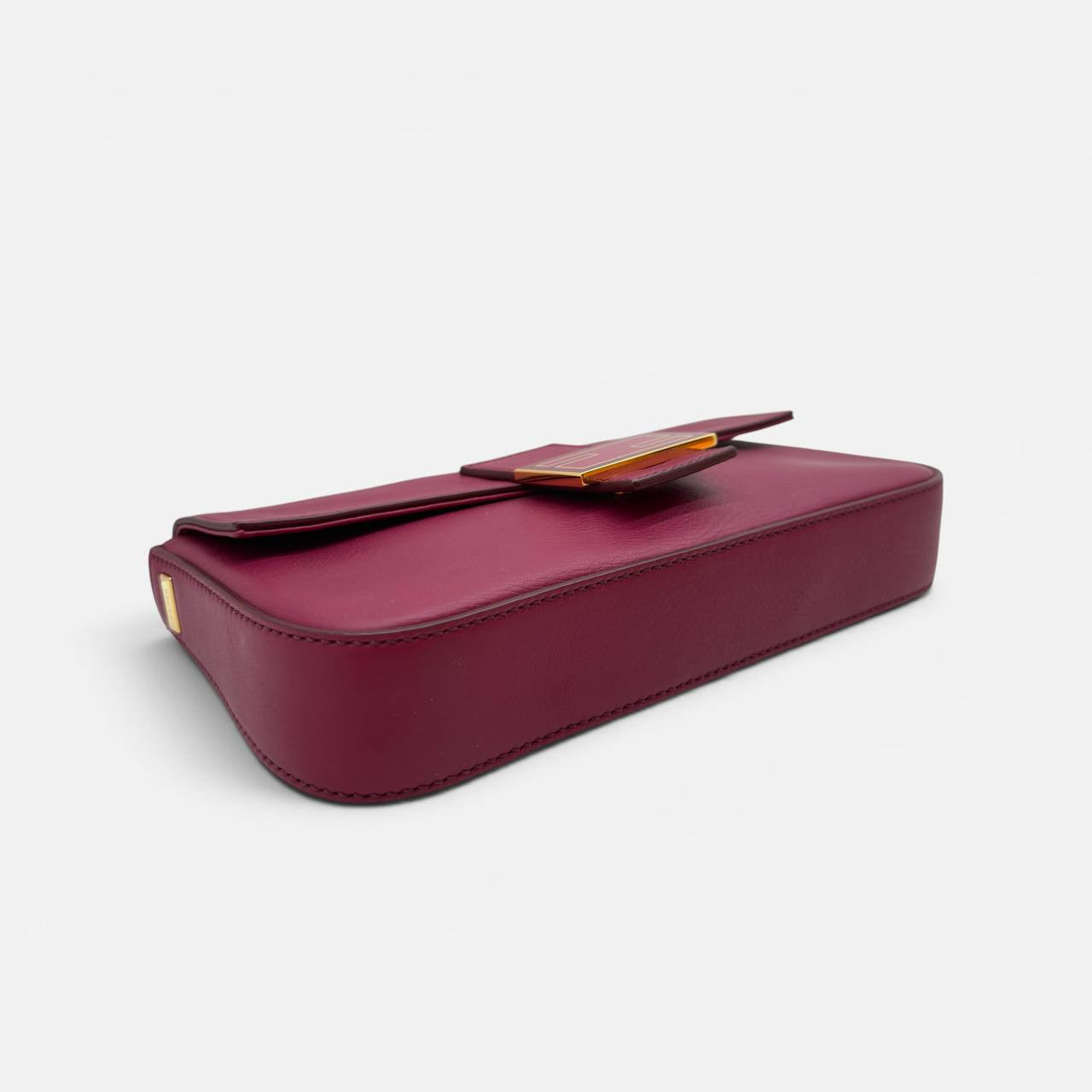 Baguette in pelle magenta