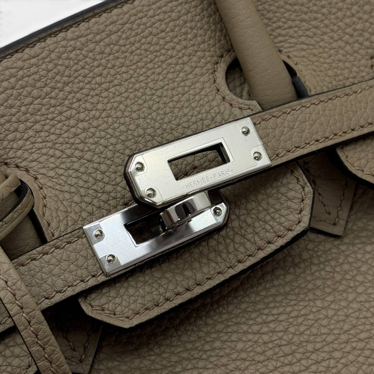 Birkin 25 Togo Beige Marfa 2025 - Nuova con pellicole