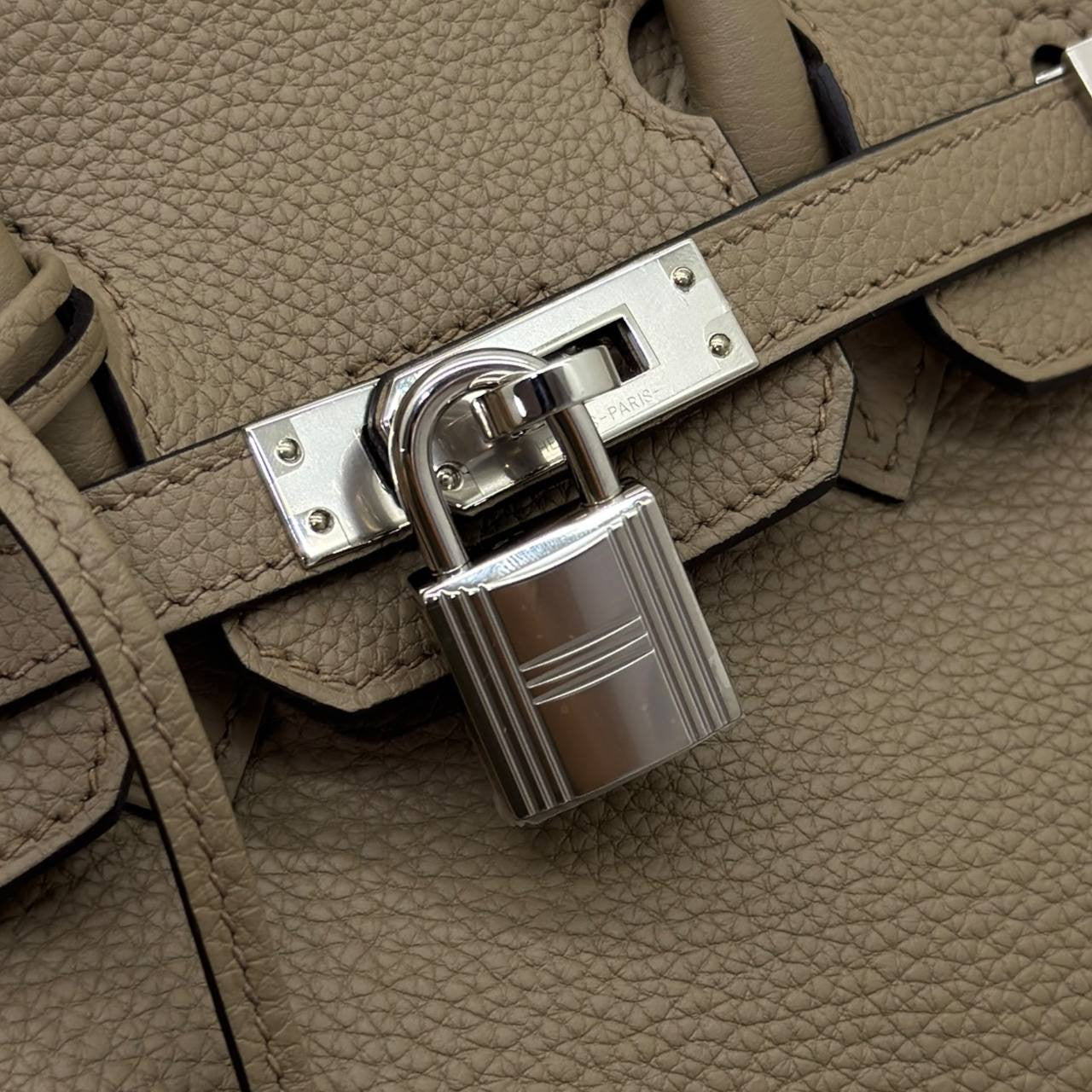 Birkin 25 Togo Beige Marfa 2025 - Nuova con pellicole