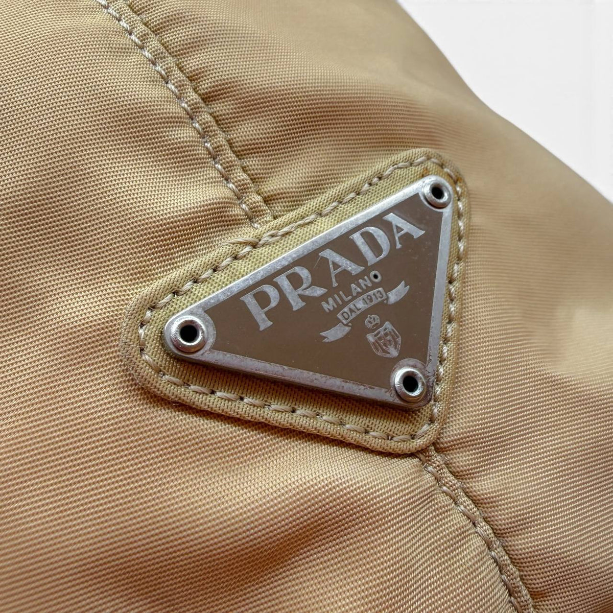 Borsa a mano vintage in nylon cachi