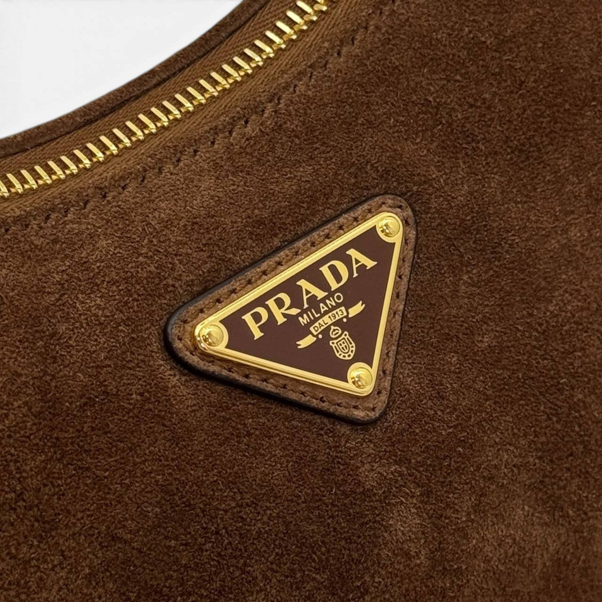 Borsa a spalla Prada Aimée medium in pelle scamosciata