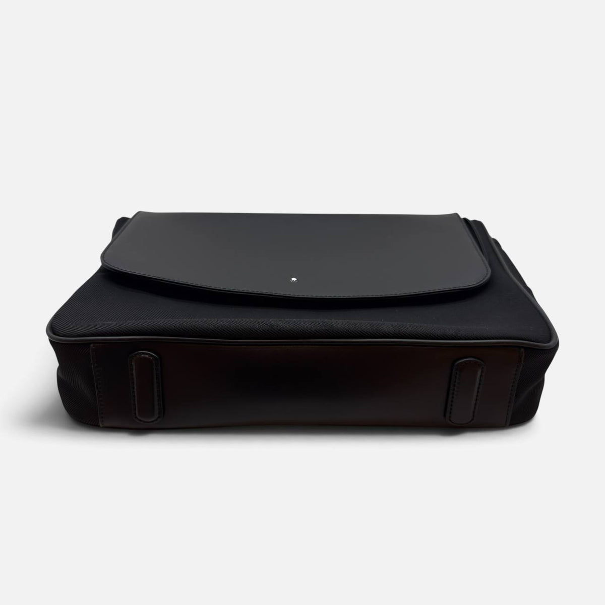 Borsa Messenger media NightFlight
