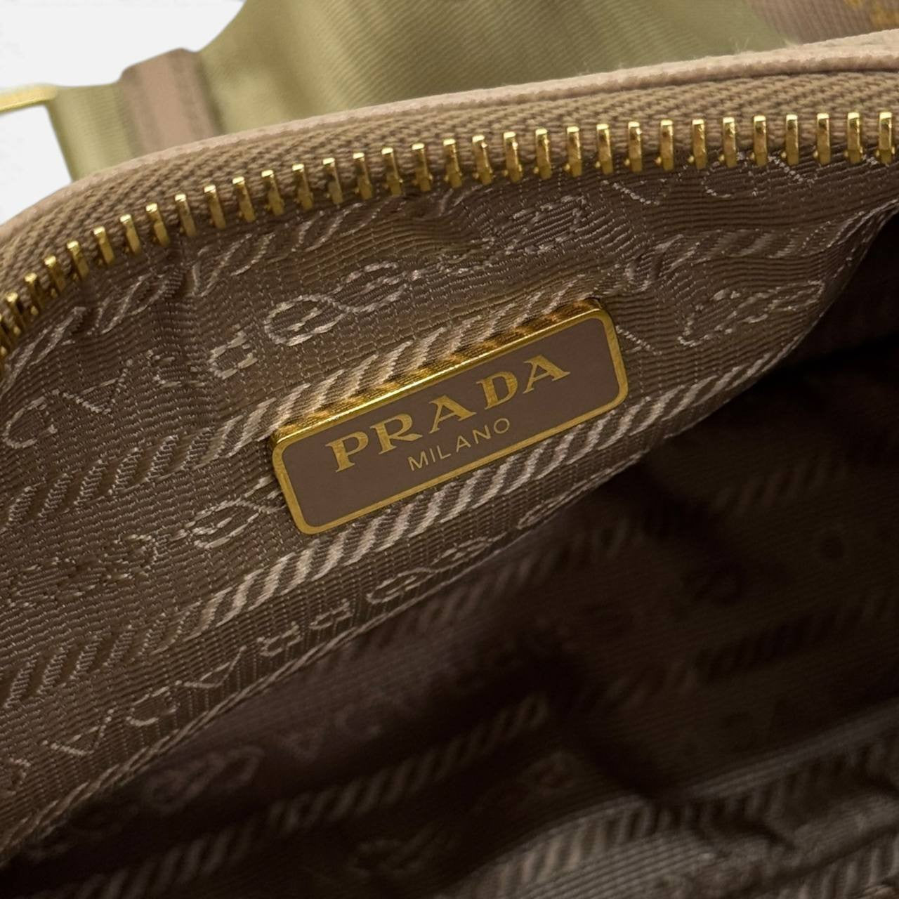 Borsa Prada Re-Edition 2005 in Saffiano