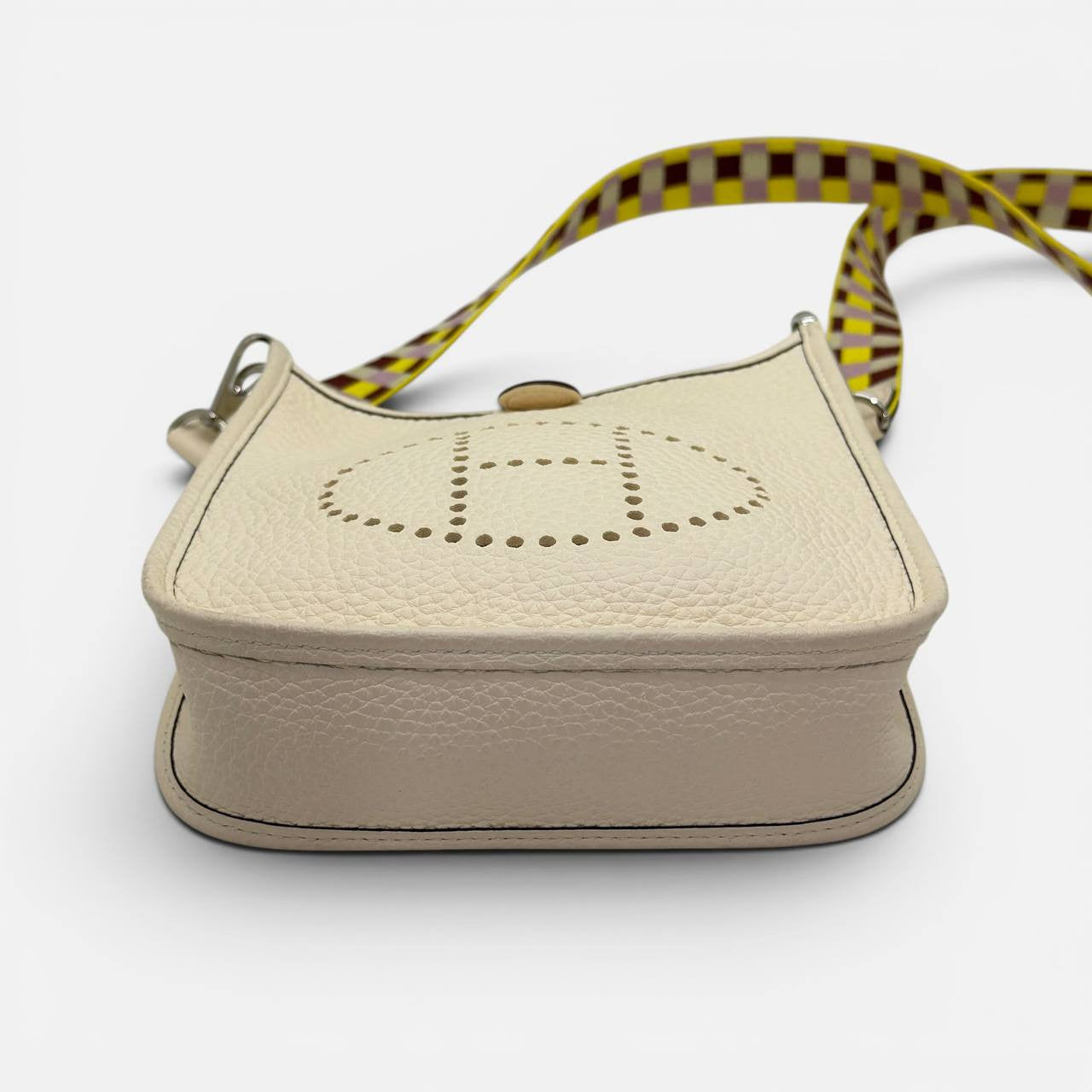 Borsa Èvelyne 16 (2021)