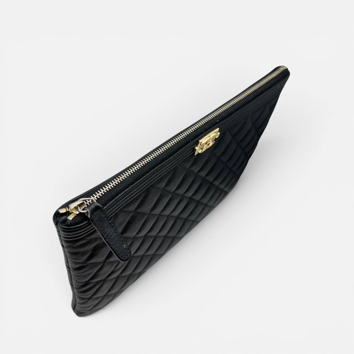 Boy pochette in pelle trapuntata