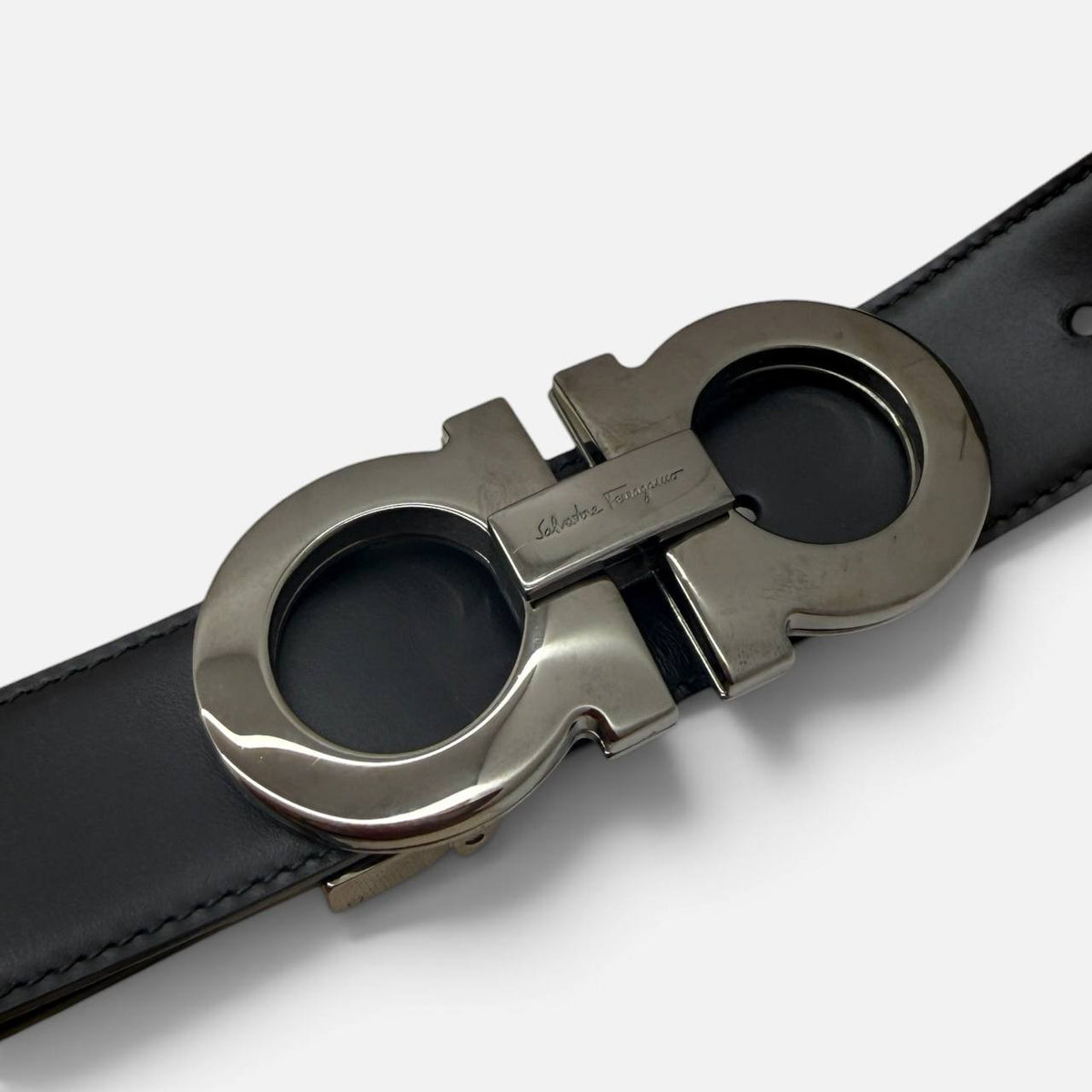 Cintura in pelle con fibbia scambiabile