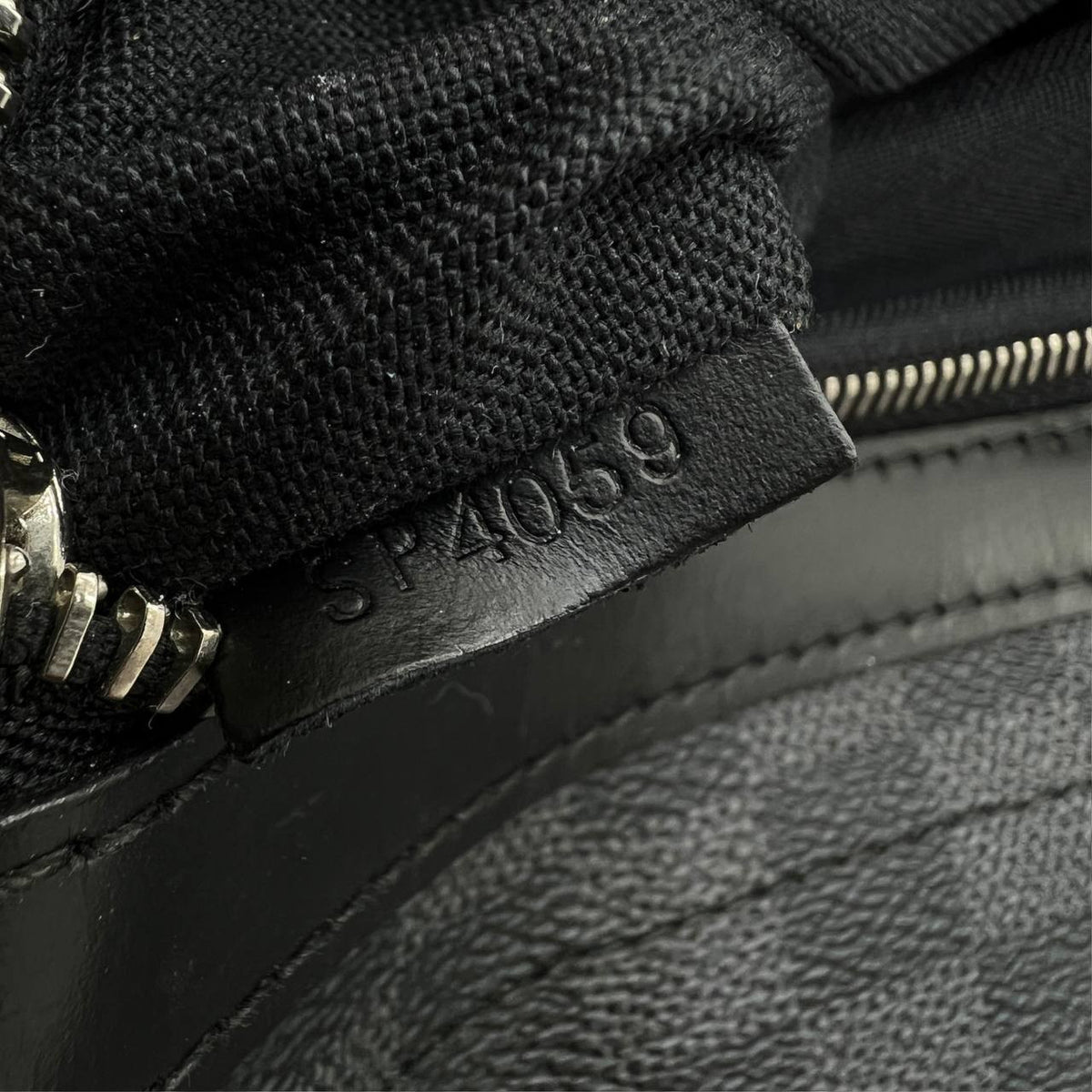 Daniel borsa messenger Damier