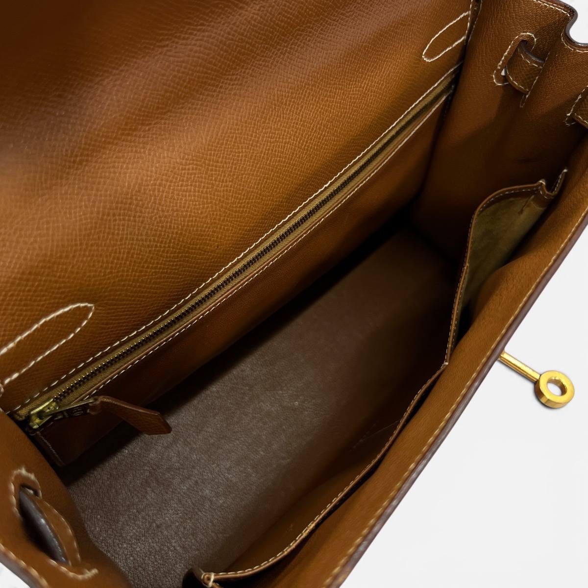Kelly 32 Gold