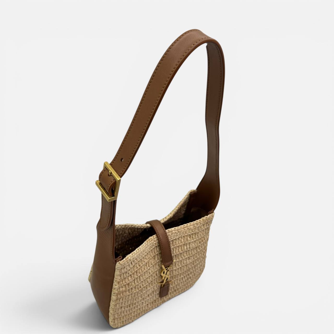 Le 5 a 7 small morbida in raffia e pelle