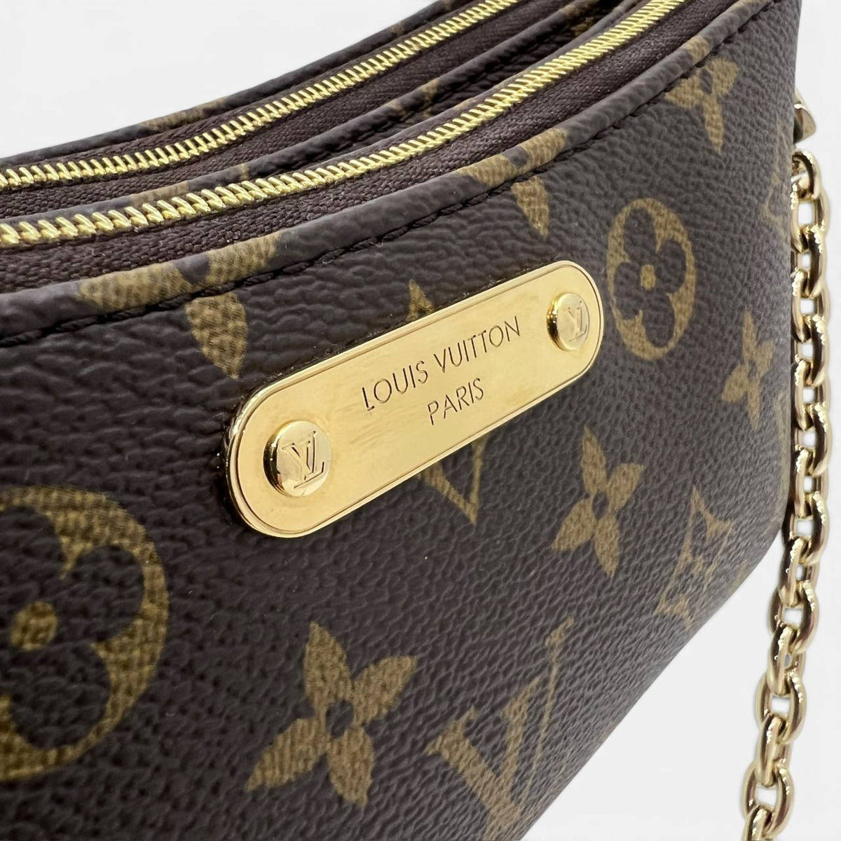 Monogram Liv